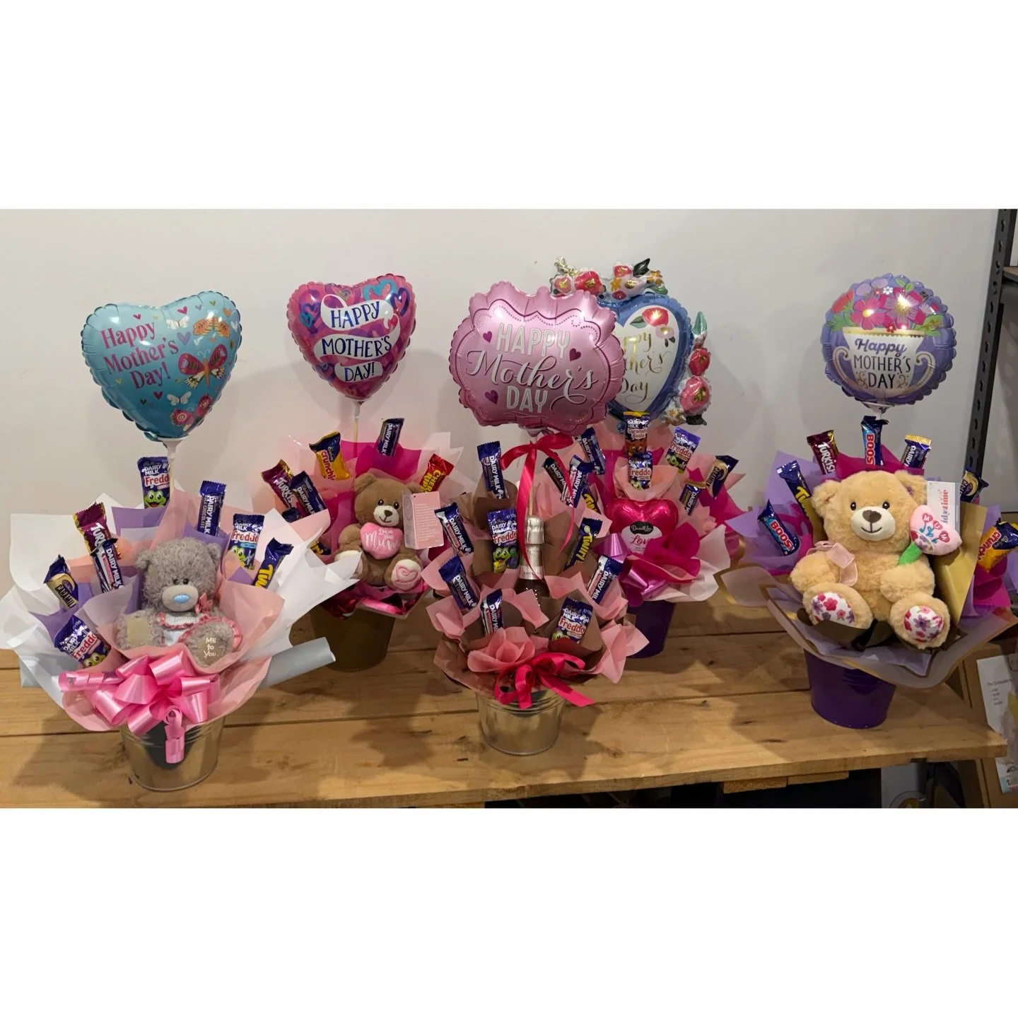Sweet, Sparkling &amp; Full of Love &ndash; Just Like Mum!

Say &ldquo;Happy Mother&rsquo;s Day&rdquo; with a treat she&rsquo;ll truly enjoy. 

Our Edible Arrangements are packed with a variety of goodies to make her smile. Wrapped beautifully with b