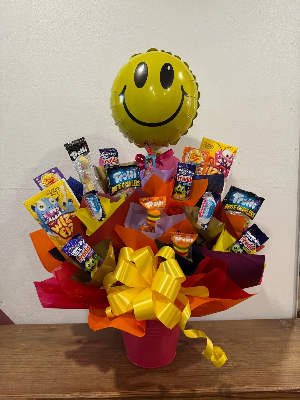 Smiley Edible Arrangement with Balloon