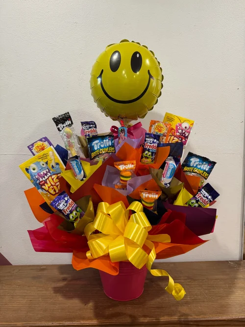 Smiley Edible Arrangement with Balloon