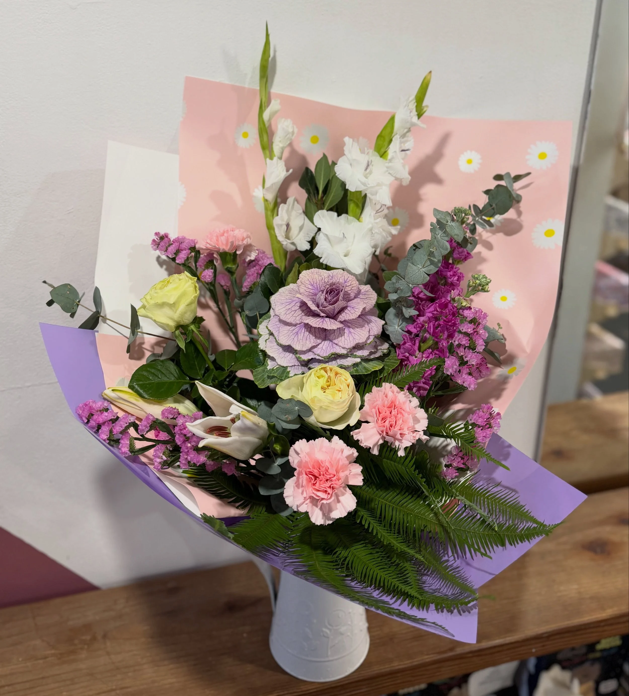 Happy Saturday from your favourite local florist 💐

The shop is full, the coffee is strong and the flowers are looking beautiful. (Just like this stunning bunch) 🌸

Pop in for fresh blooms, gifts and a little weekend happiness ✨

Open today until 1