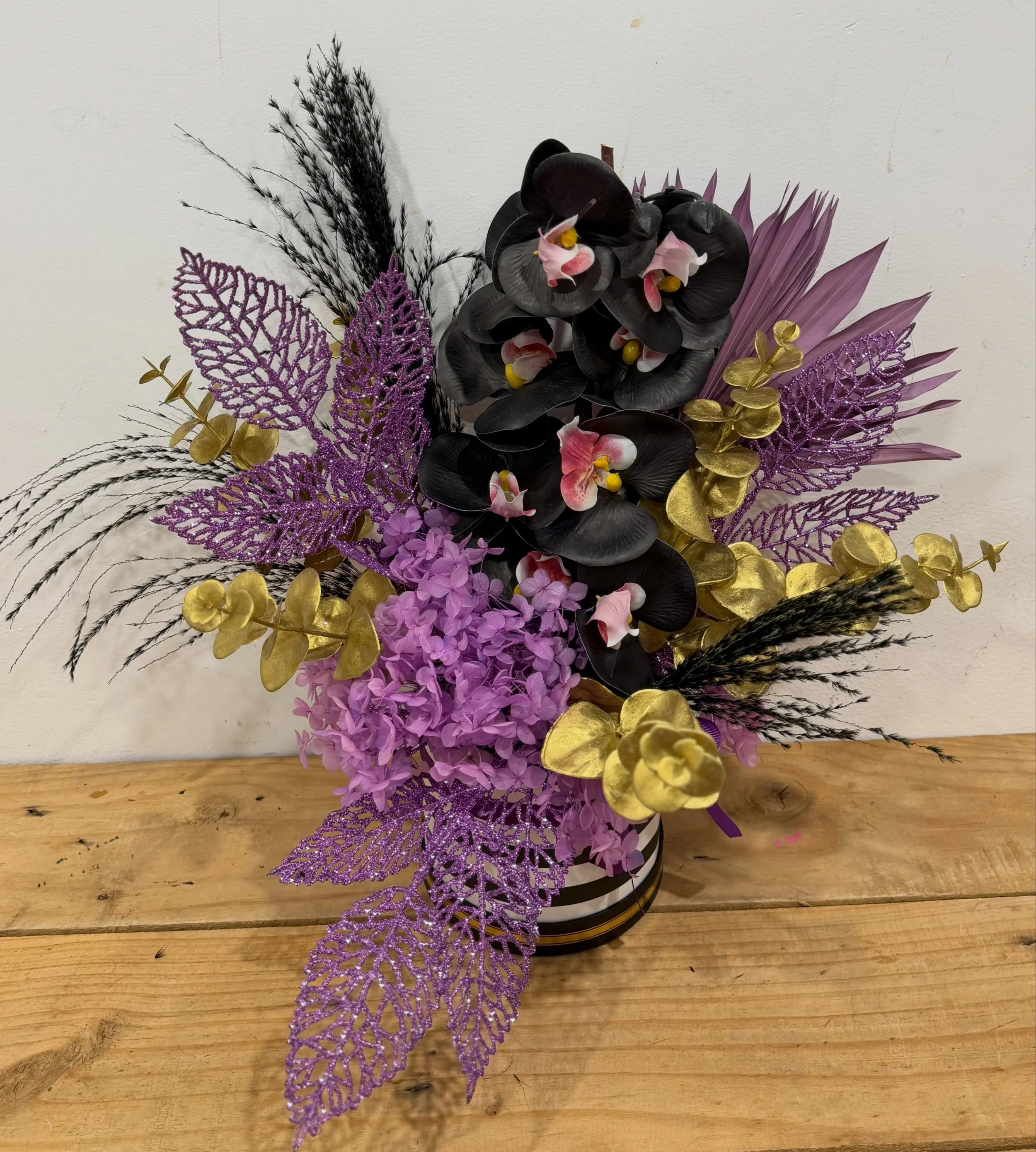 Our latest preserved restock is next level EPIC 🤍✨

So many beautiful new blooms, textures and statement pieces have just been designed and are available in store and online now &hellip; and honestly, we&rsquo;re obsessed. 😍