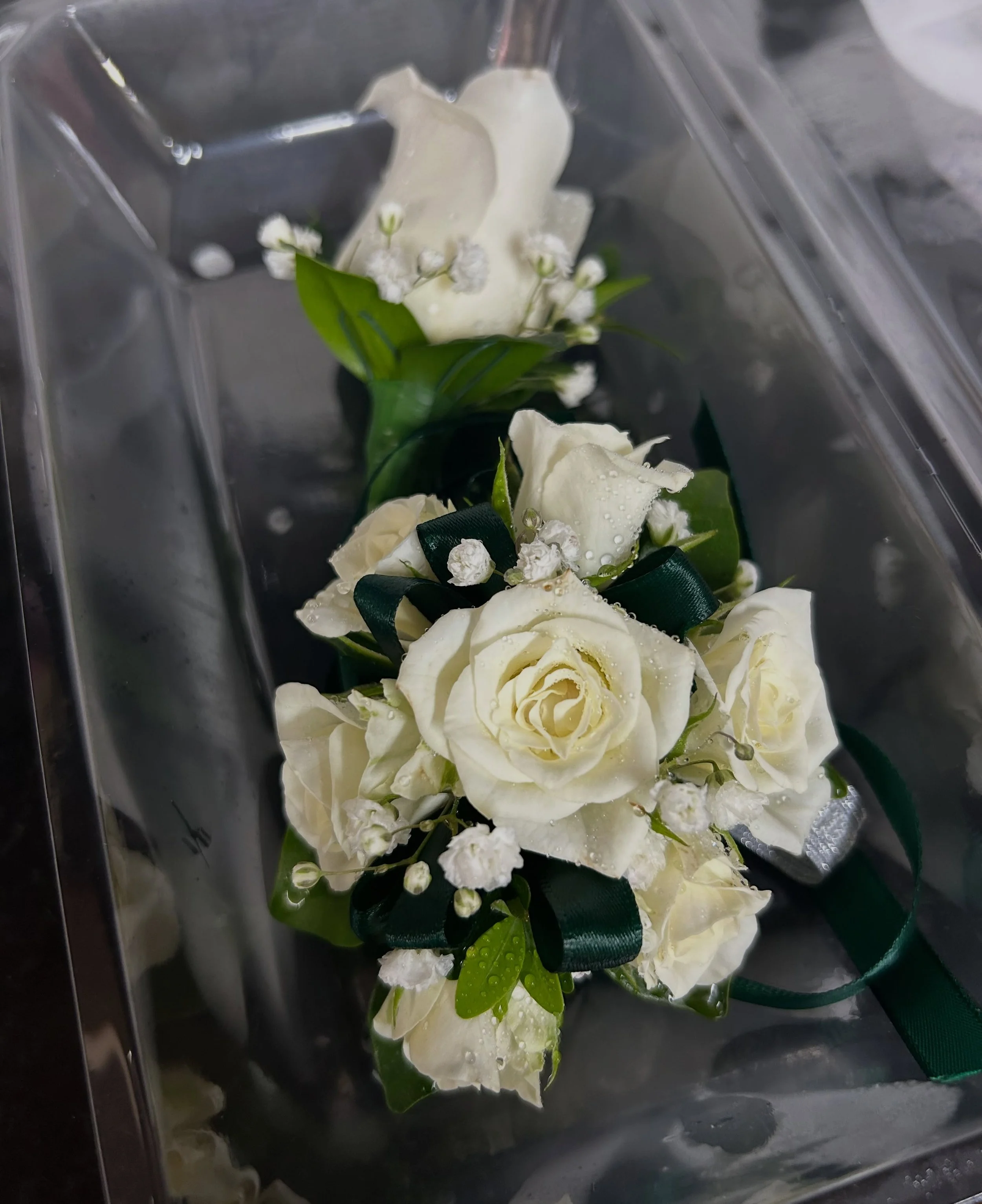 Formal Season is upon us 🌹

Attention Graduates, have you ordered your corsage and buttonhole set ? 

Each Corsage and Buttonhole is hand made with love on the day and we can only make so many. Our availability is filling up fast. Orders close Frida