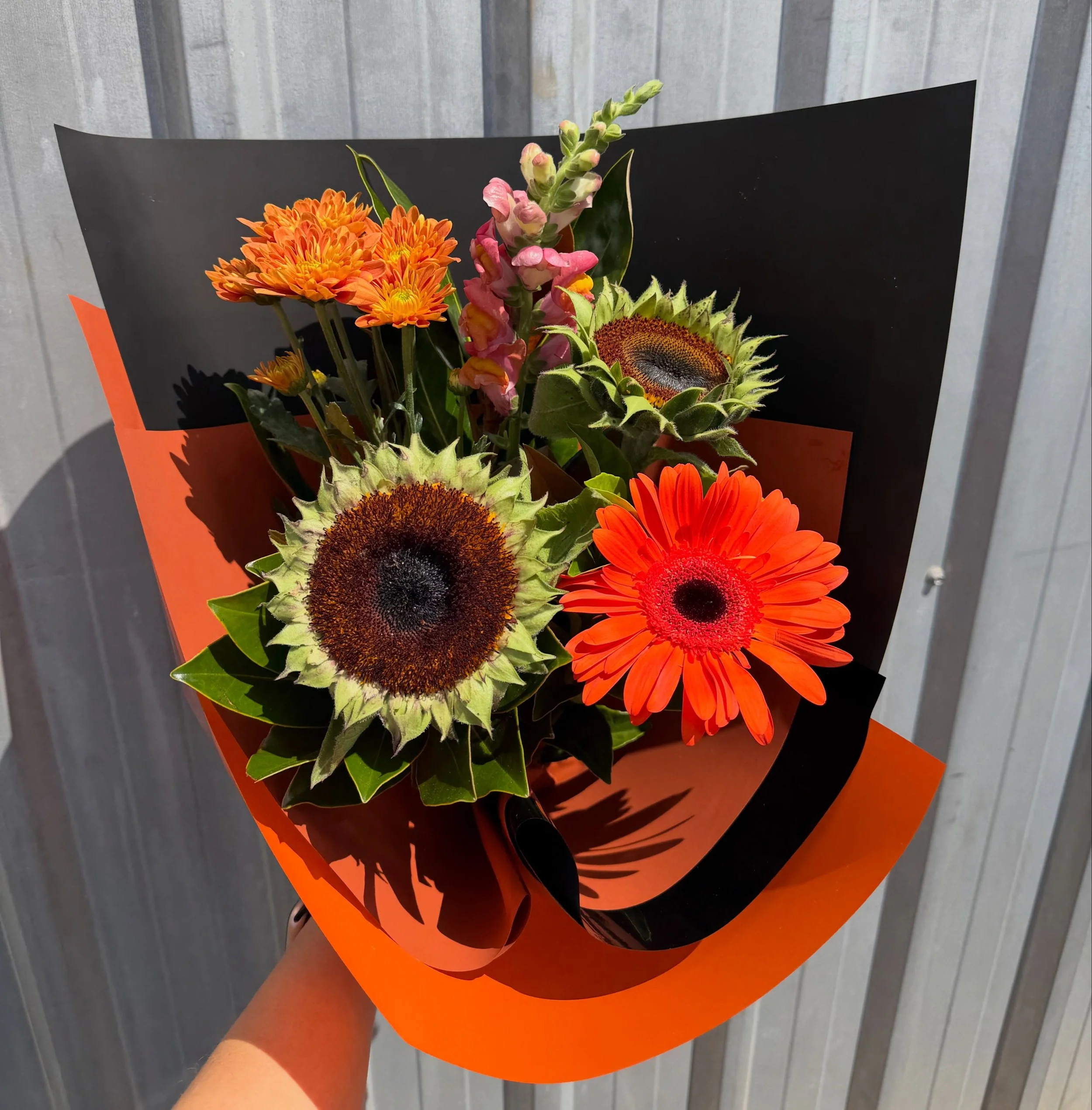 We&rsquo;ve got a spooky little bunch of happiness for you! 👻💐

This week&rsquo;s Posy of the Week is serving up all the Halloween feels, with a little floral magic and a whole lot of personality. 
Featuring viral plucked Sunflowers, Chrysanthemums