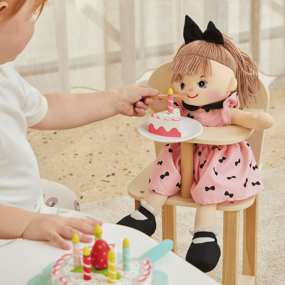 plush-dolls-wooden-toys.png