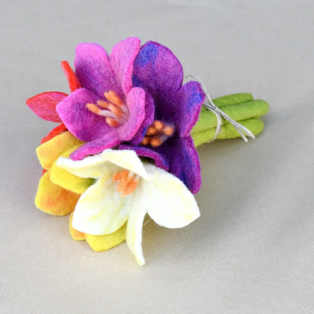 BRIGHT FELT FLOWERS - SET OF 5
