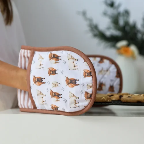 Cook's Companion Oven Mitt - Highland Cow