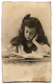 A young Carlina Codina, who grew up to take the stage name Lina Llubera. She later met and married Sergei Prokofiev. Image via www.sprkfv.net .