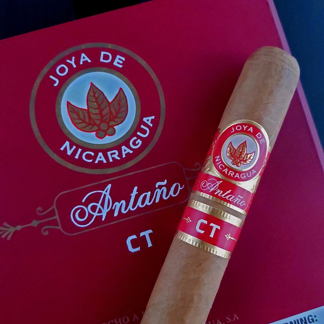 Anta&ntilde;o CT is covered in a Connecticut wrapper from Ecuador. The filler and binder are both Nicaraguan, making for a blend that&rsquo;s intended to be stronger than other Connecticut wrapped cigars.
#AntanoCT #JoyaDeNicaragua #JoyaCigars #Westo