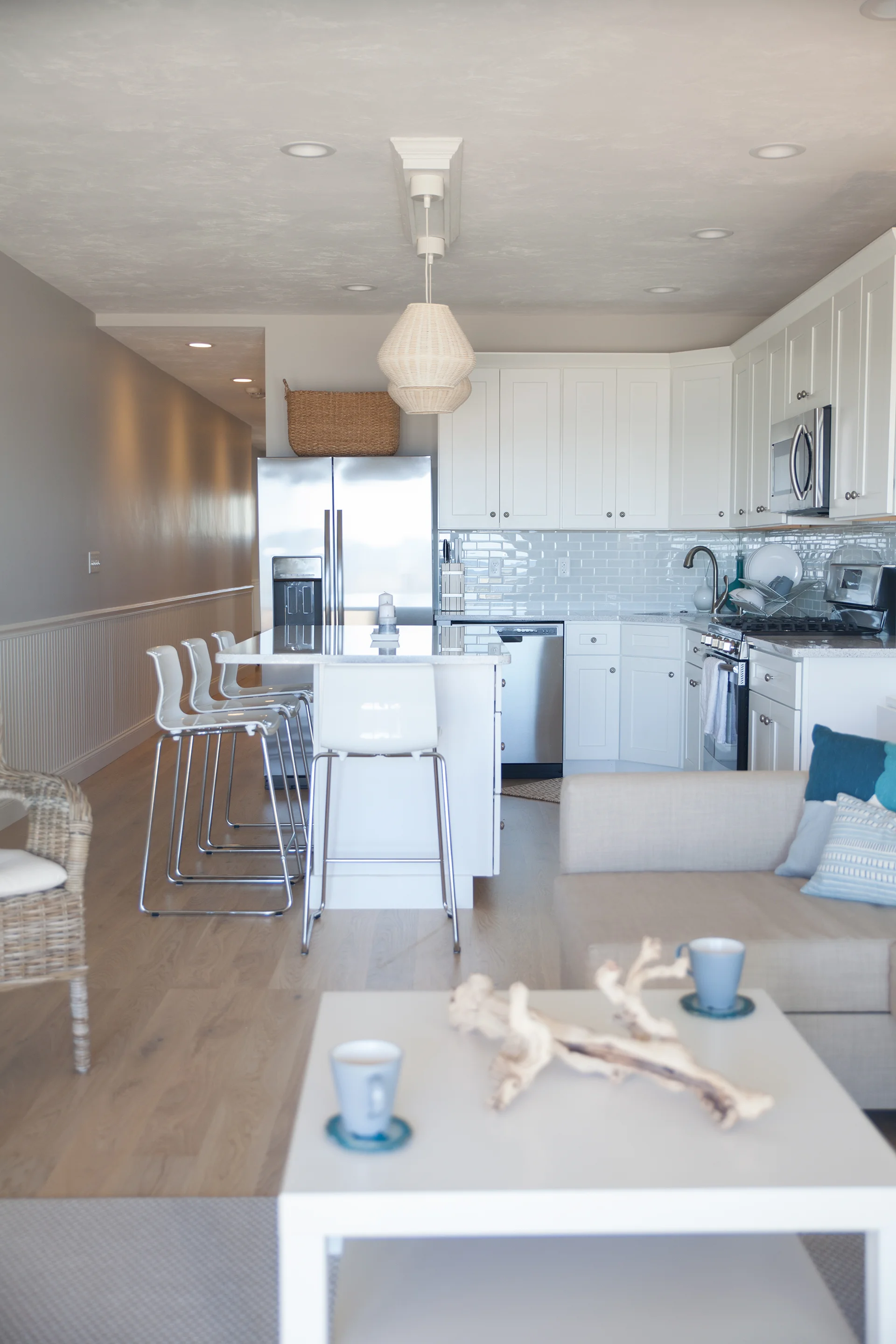 joe-interiors-beach-house-living-design3.jpg