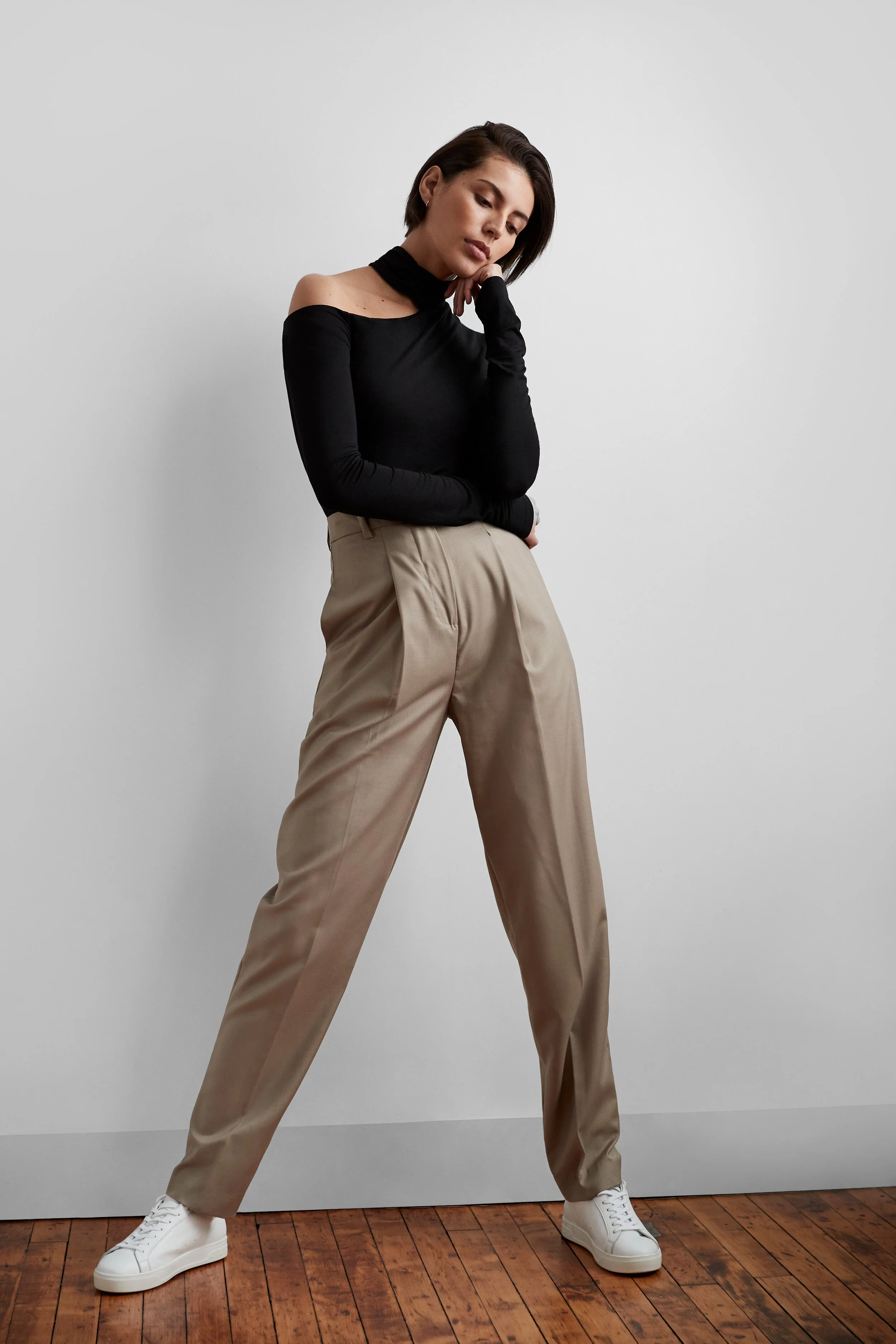 MB1335-BLACK_LIFESTYLE_2288.jpg