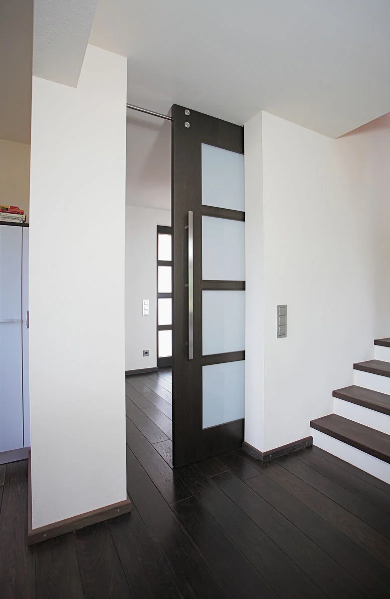 MWE_Twin_CeilingMounts_WoodDoor_BackView2.jpg