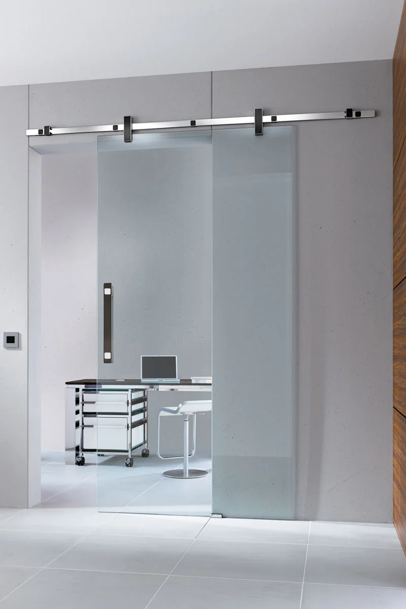 MWE_ST.1045_Nano_BlackFitting_Office.jpg