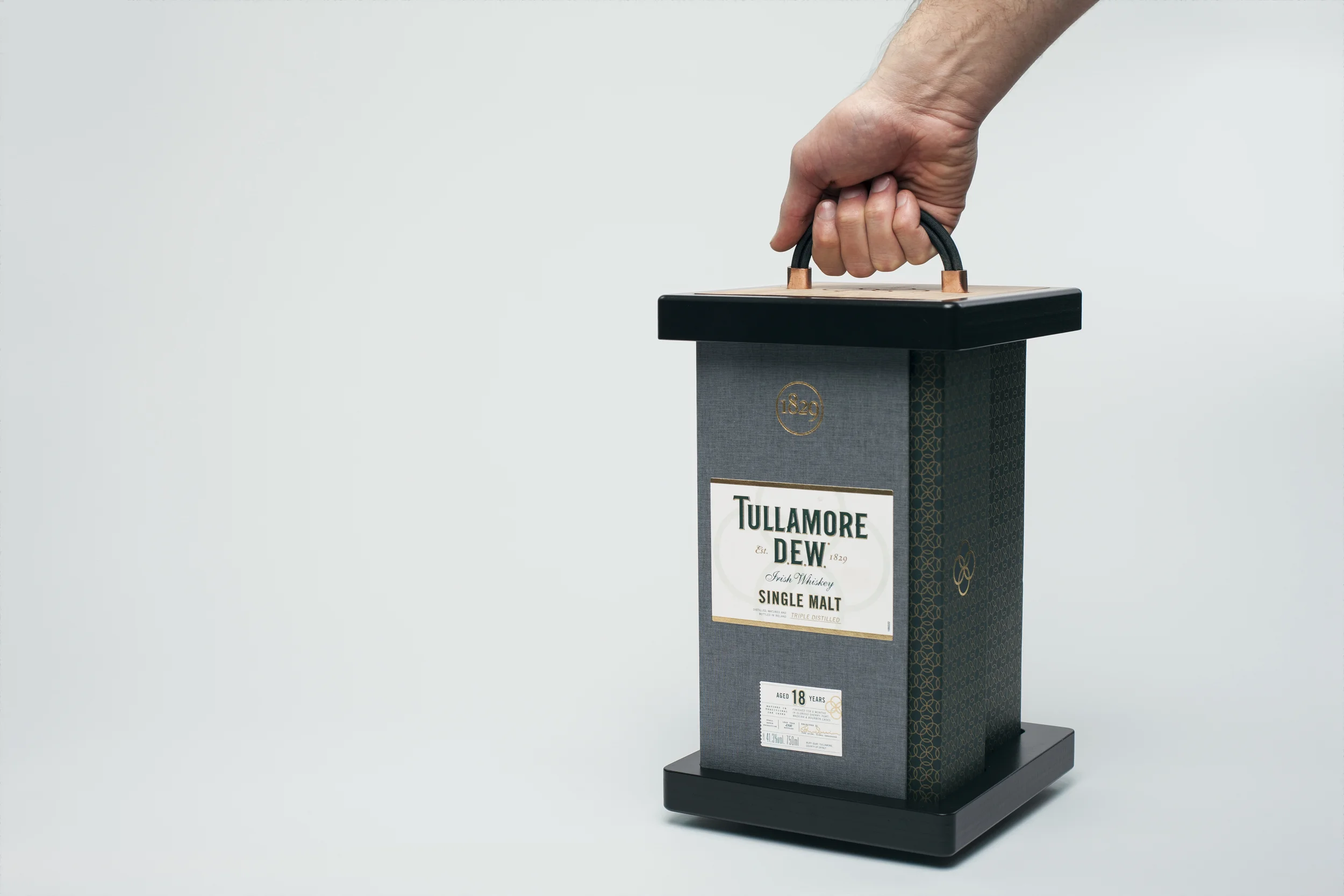 TULLAMORE D.E.W. Malt CARRIER