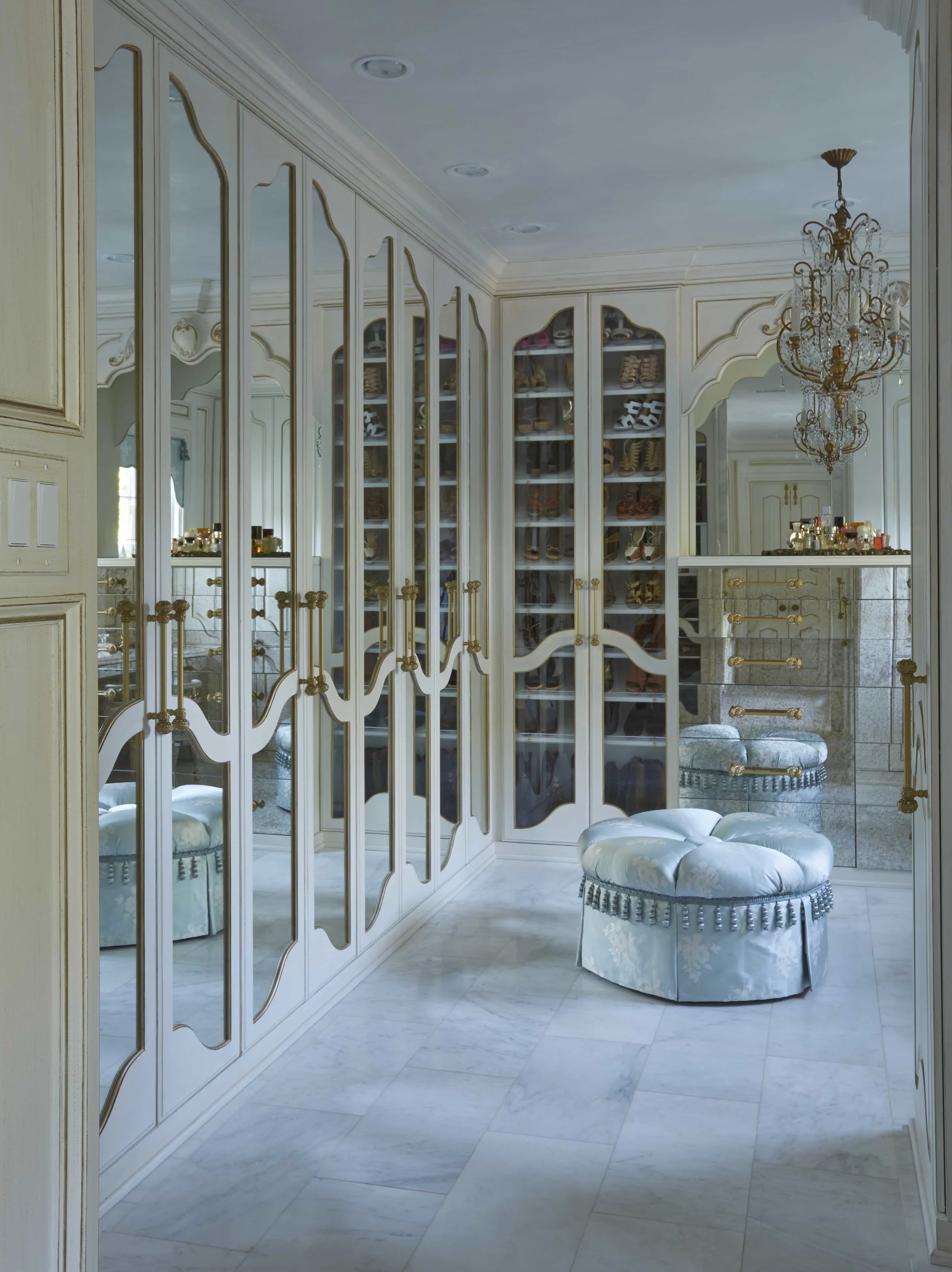 Juneau closet pic 1.jpg