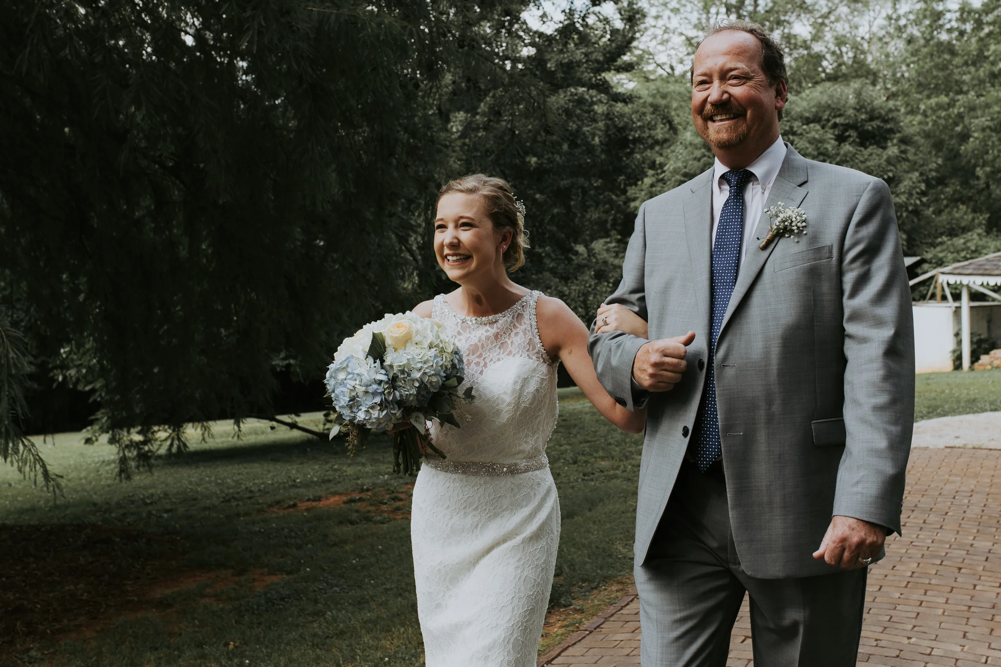 columbia-south-carolina-wedding-photographer-outdoors.jpg