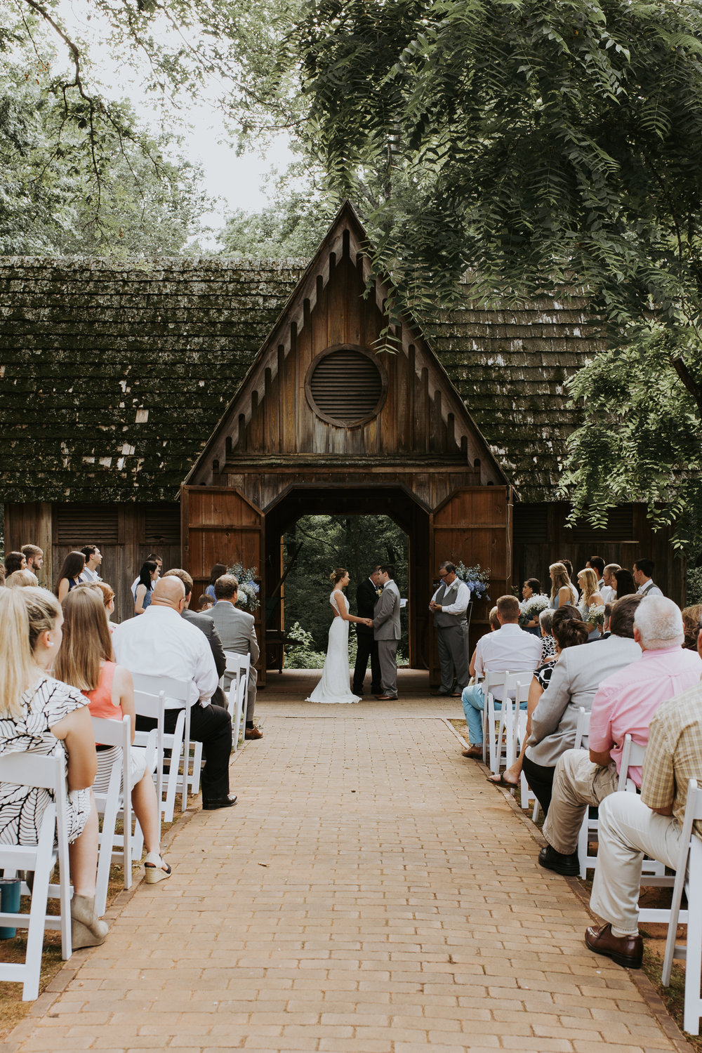 columbia-south-carolina-wedding-photographer-outdoors.jpg