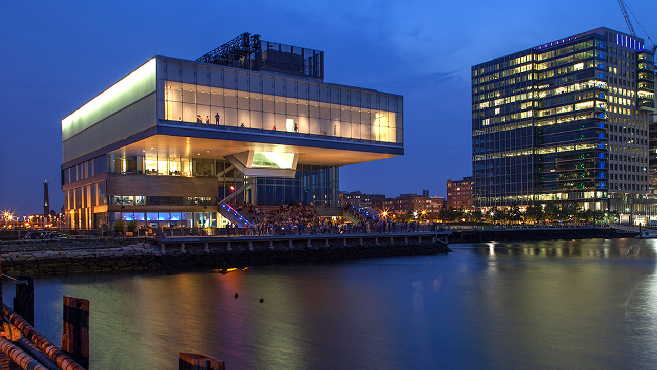 Who wouldnt want to party here???