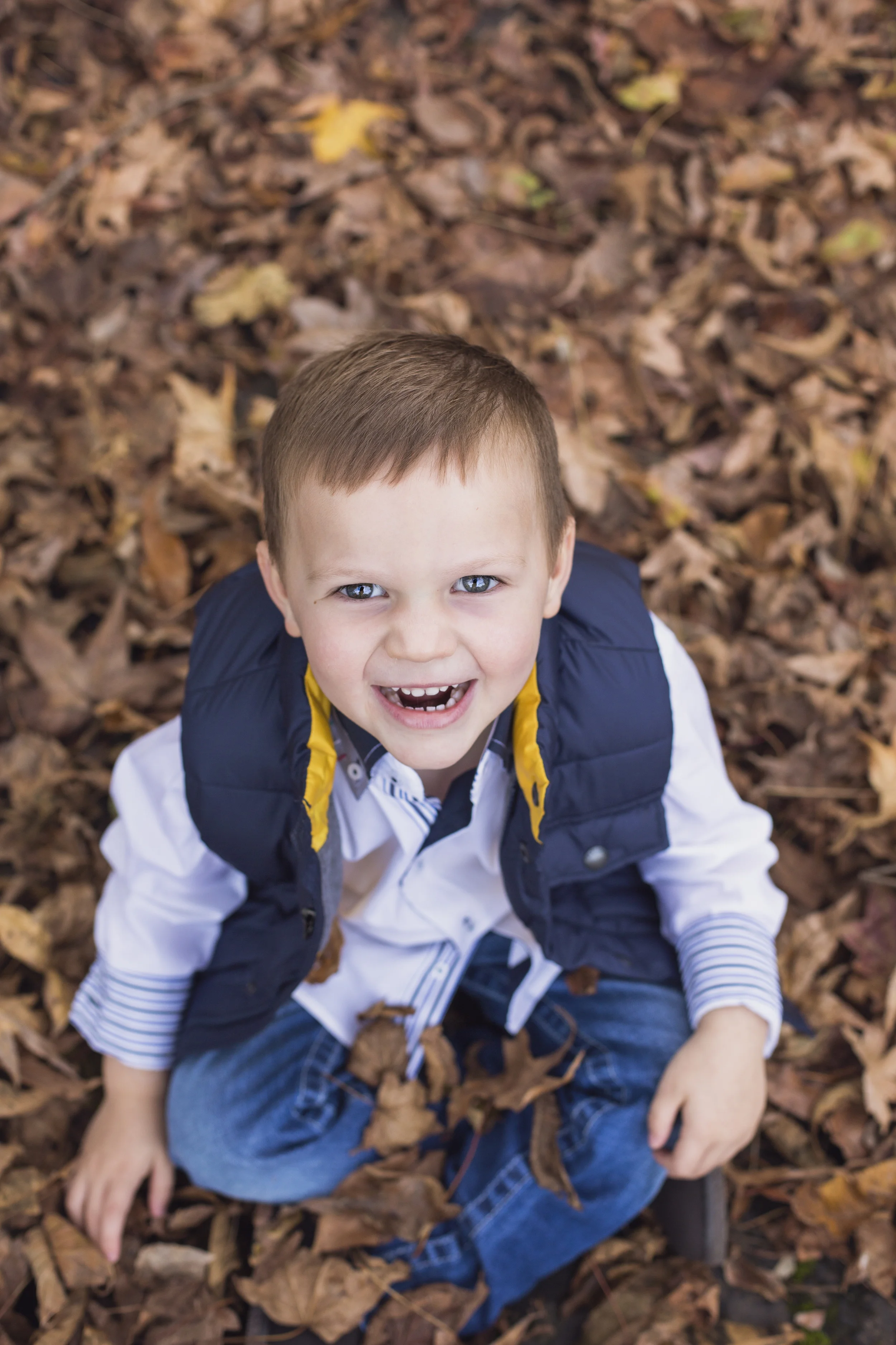 "Lindsey did a fabulous job taking pics of my family! Will definitely use her in the fall. Sweet talented girl. :)" - Terra Autrey
