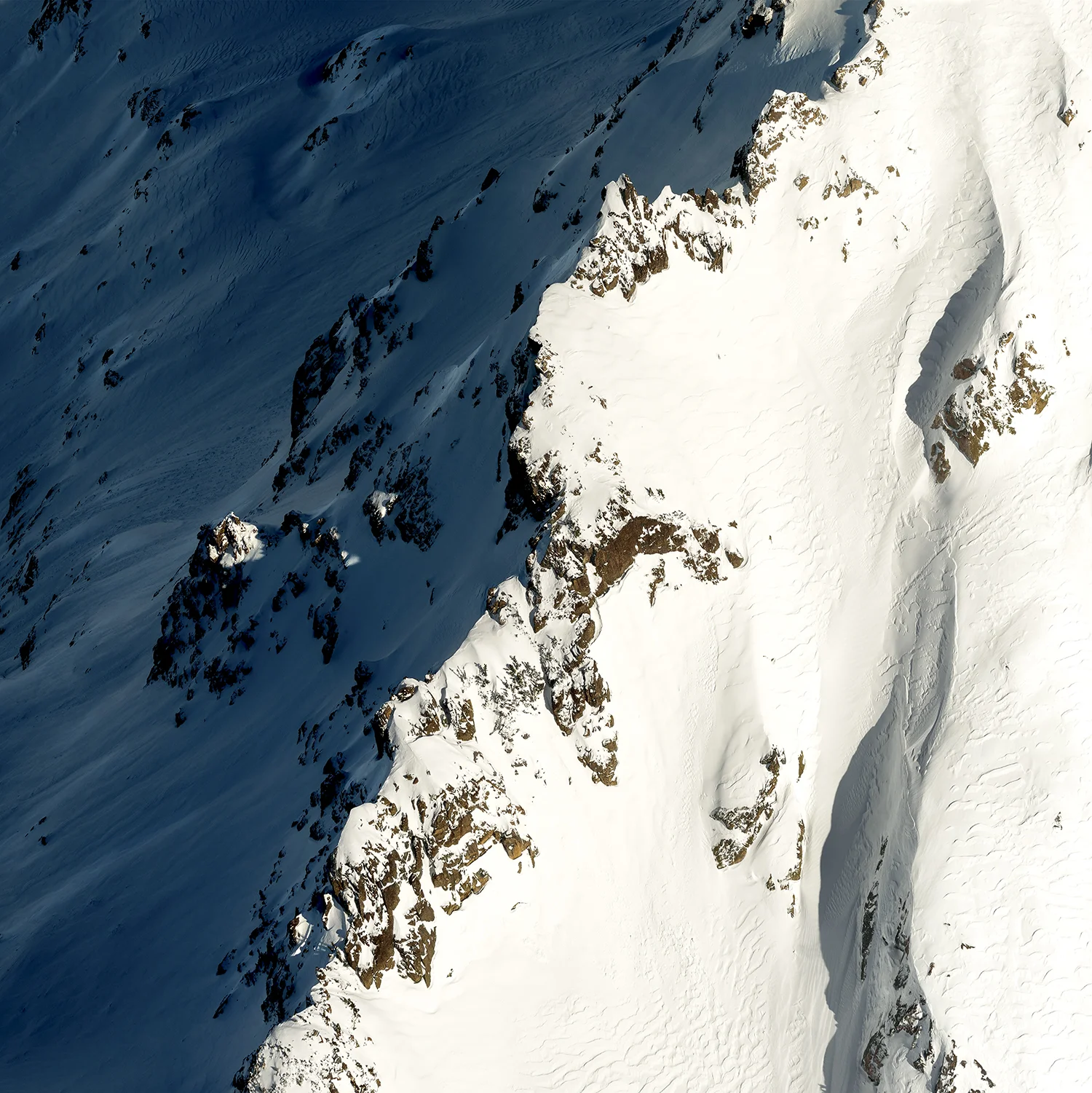 Lighthouse | Caligo Peak (2019)
