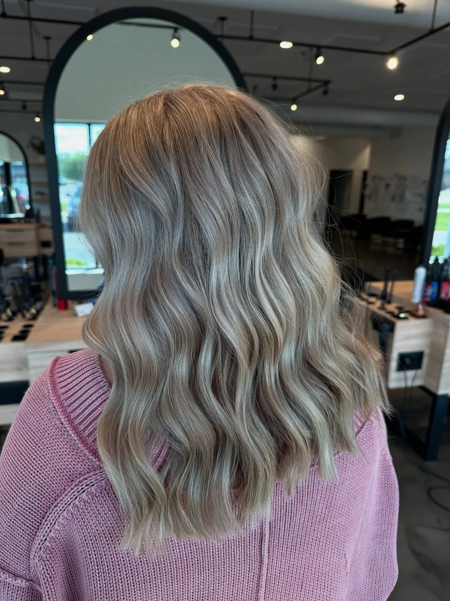 Blonde, blonde, and more blonde π€©β¨
#theuppercutsalonandspa #blondehighlight #livedincolor #summerhighlights #hollandmisalon #zeelandmisalon