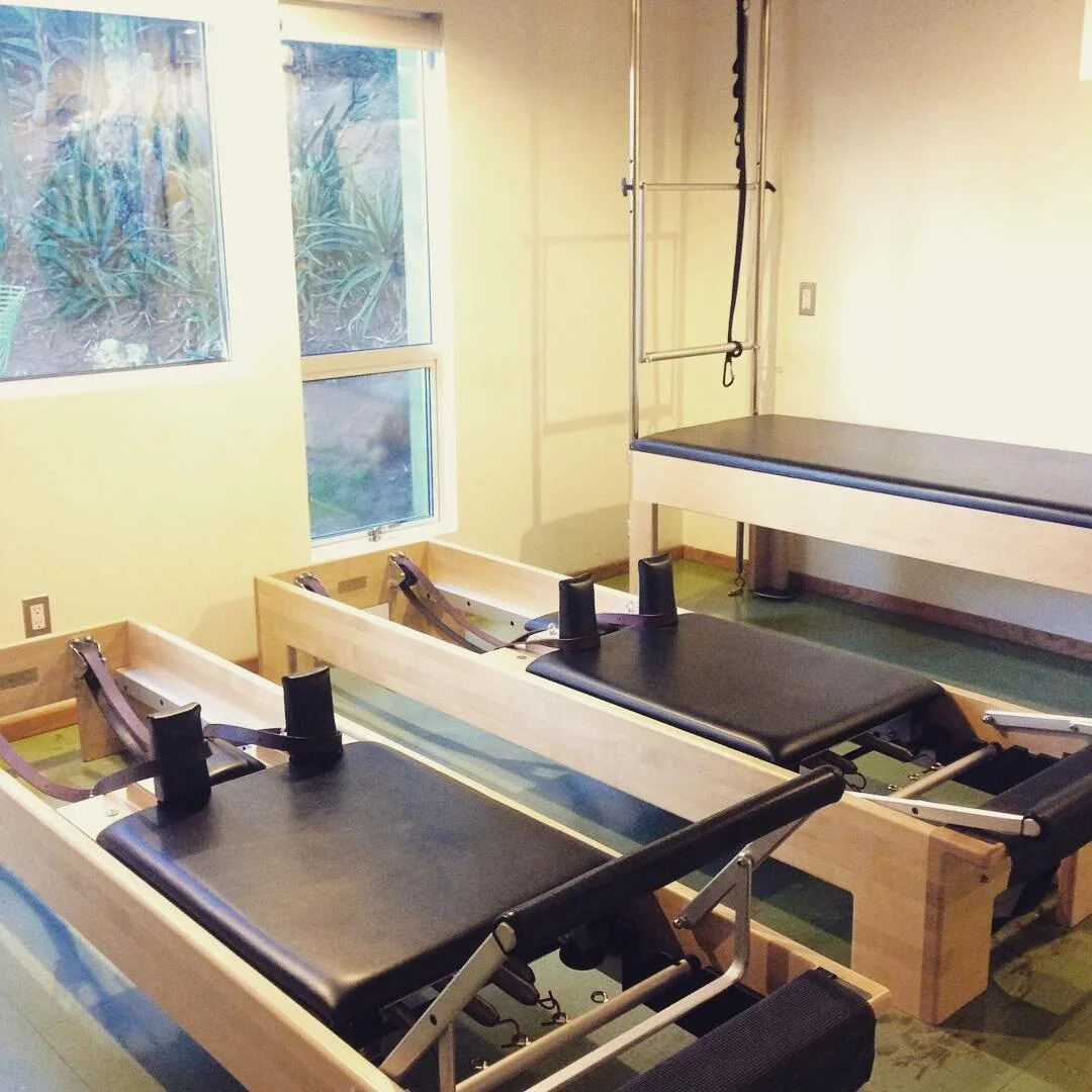 Happy New Year! Back in the studio this early morning 🌗⛅️