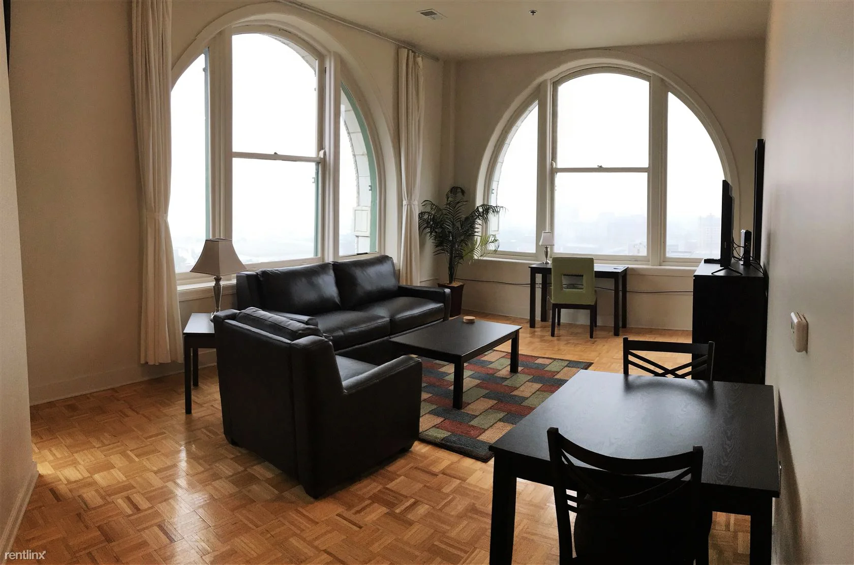 Interior.jpg