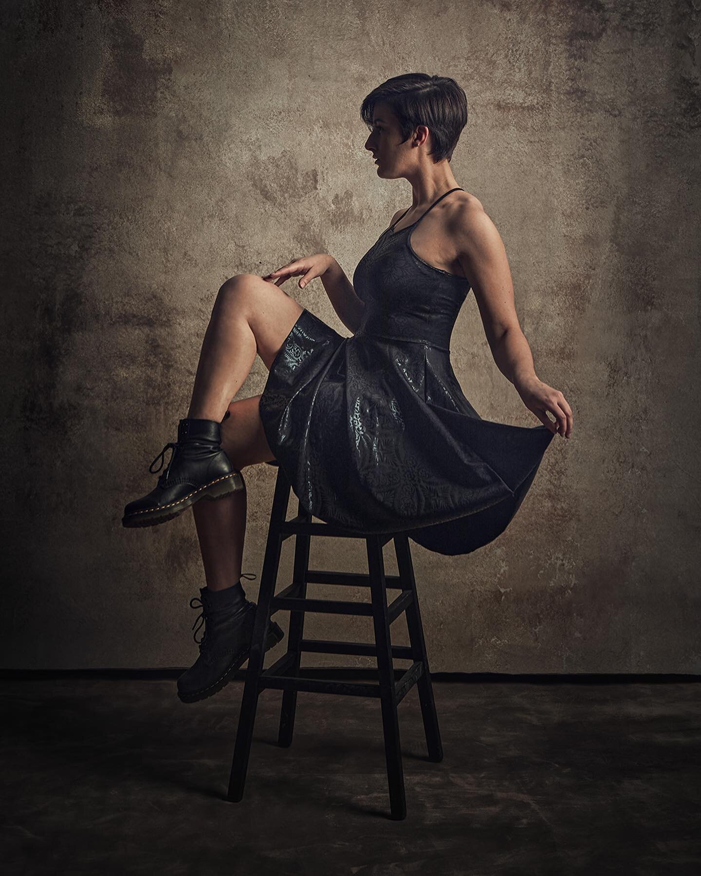 Who else can pull off Doc Martins and a cocktail dress? None other than @nicfrappe ! Thanks to Nicole for helping me with this light test, because she hates to be photographed, and I appreciate her doing a bazillion pull-ups in anticipation of our sh