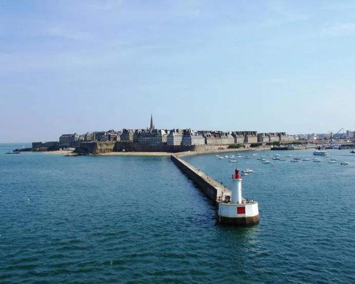 saint-malo-le-phare-407.jpg