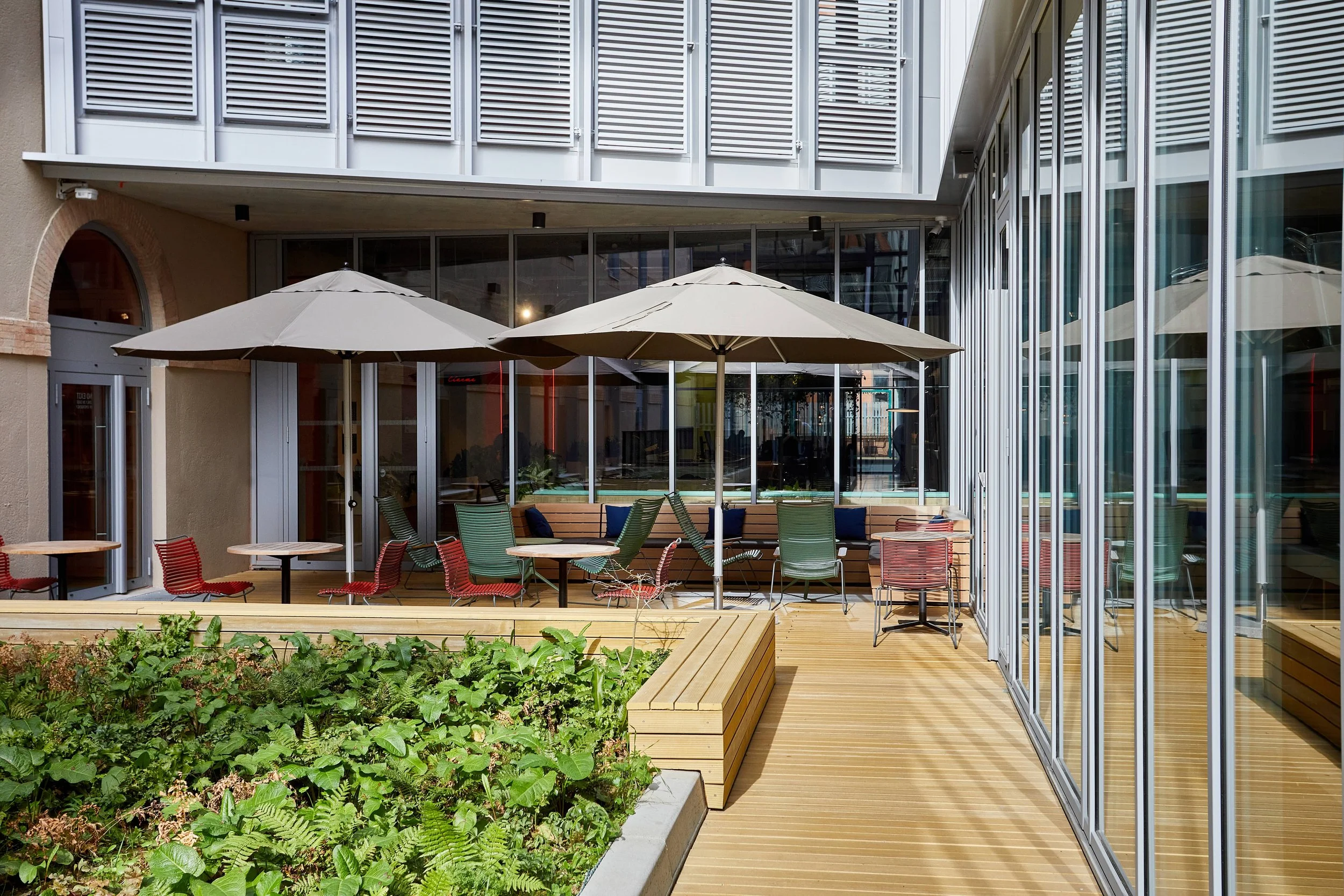 TheSocialHub Toulouse Exterior Courtyard 2023 001 883b3b.jpeg