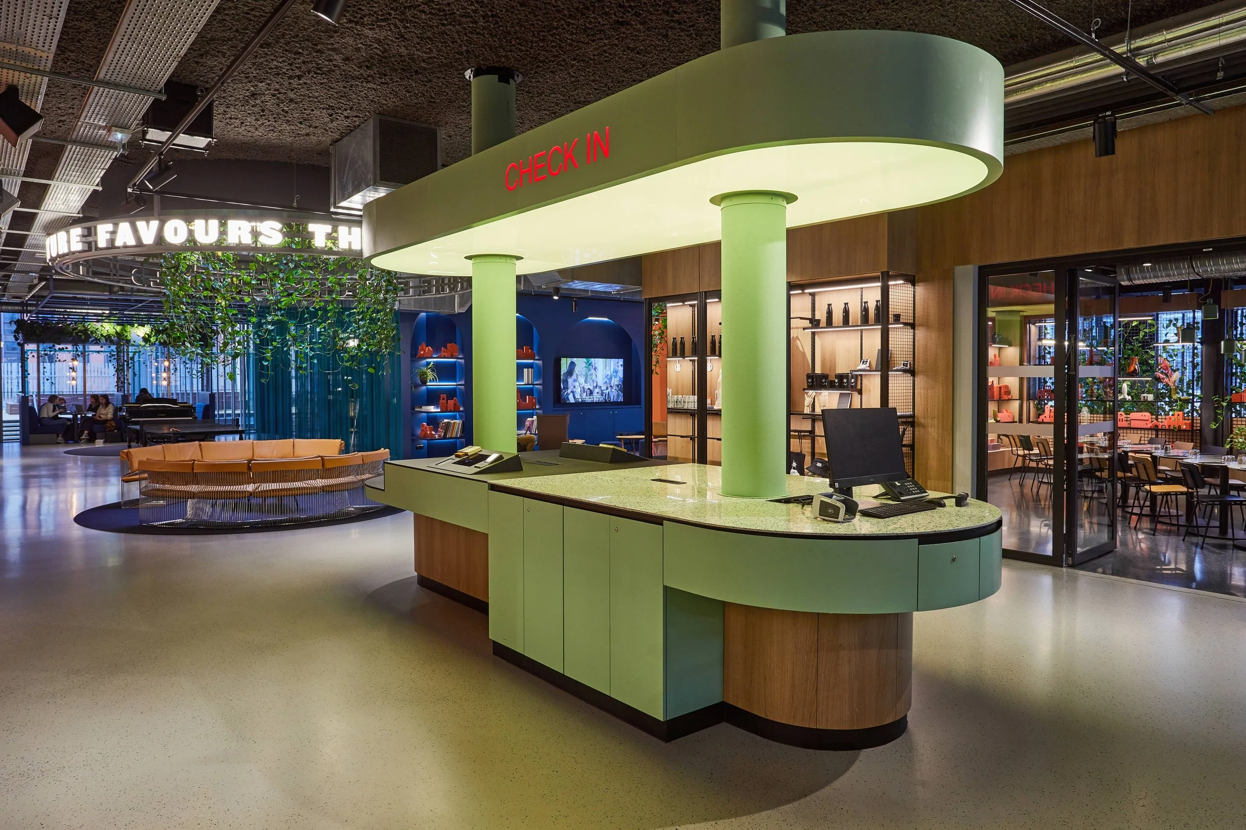 TheSocialHub Toulouse Interior Lobby CheckIn 2023 001 Df3c15.jpeg