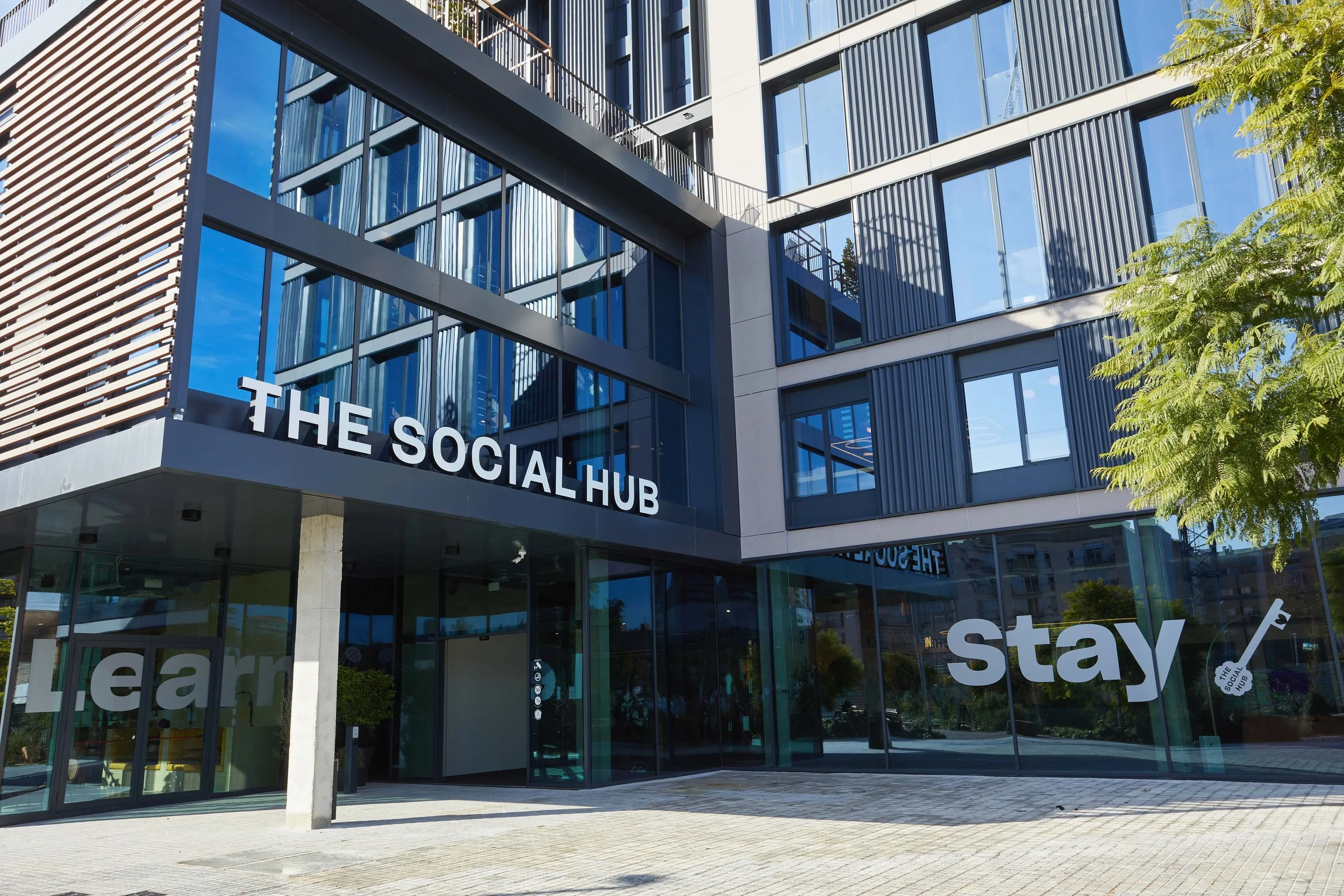 TheSocialHub Barcelona Exterior Entrance 2 12df57.jpeg