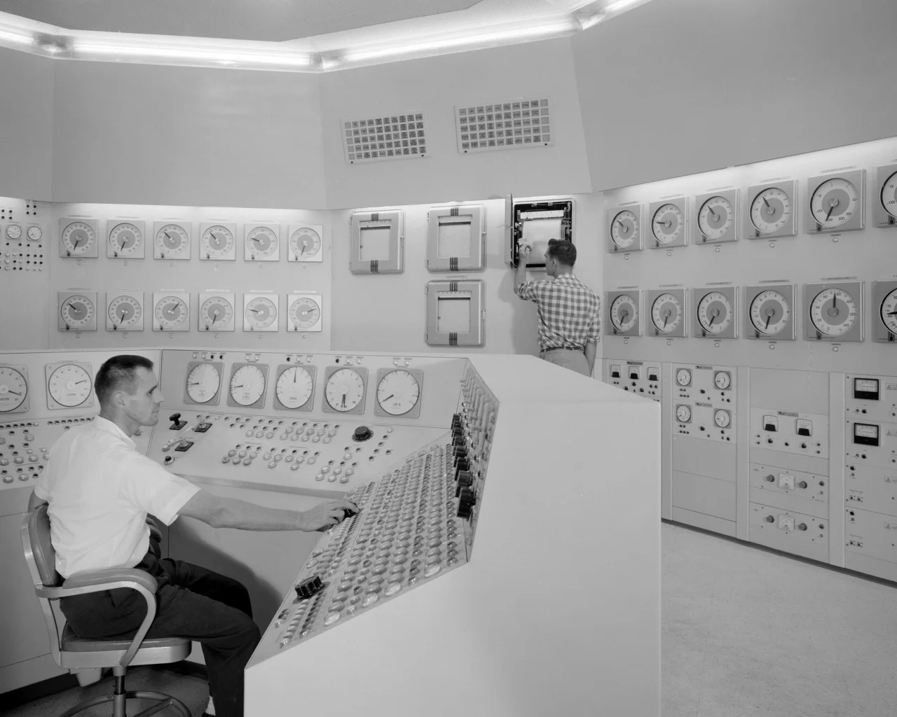 oldcontrolroom.jpg