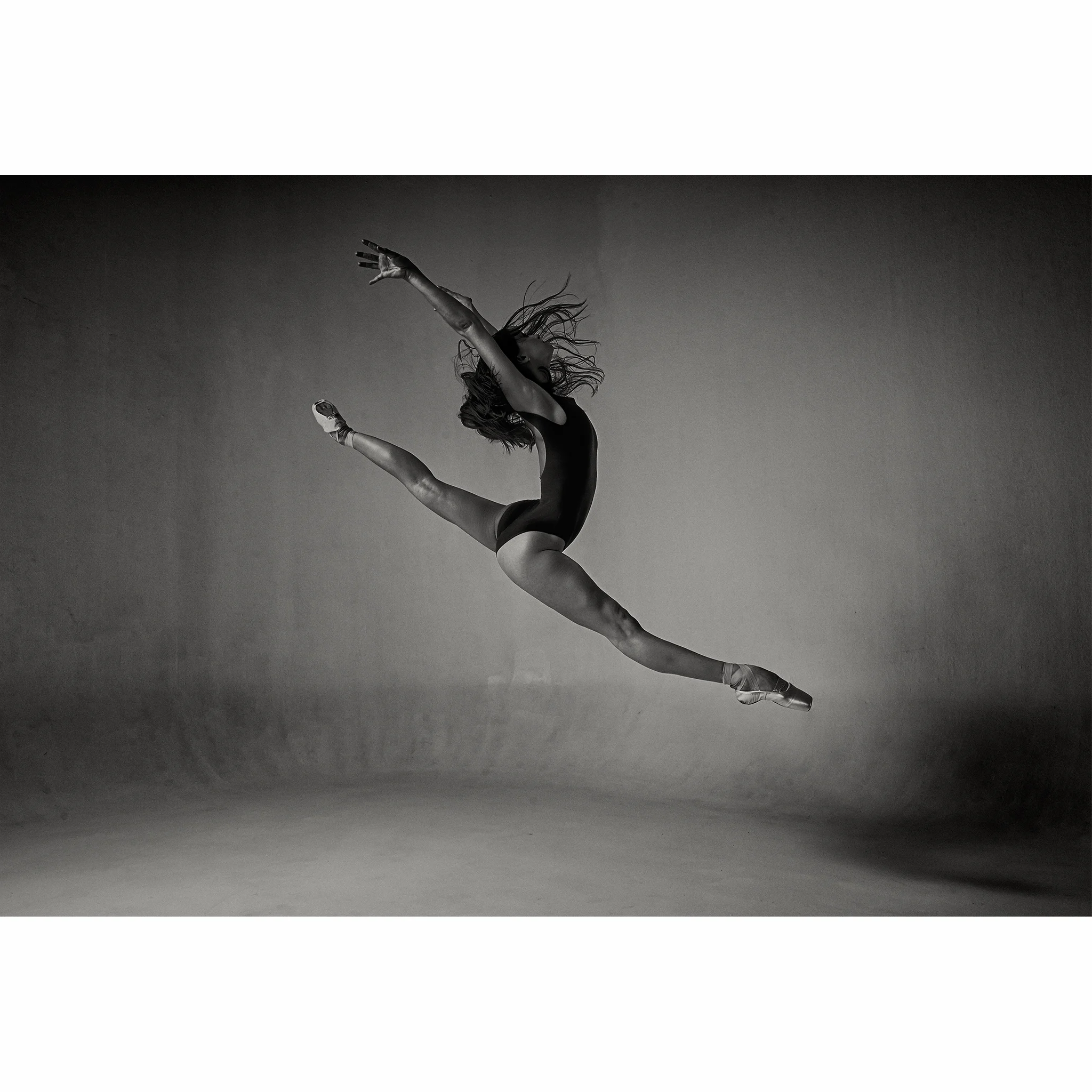 Ella Persson in Studio BW Nr06.jpg