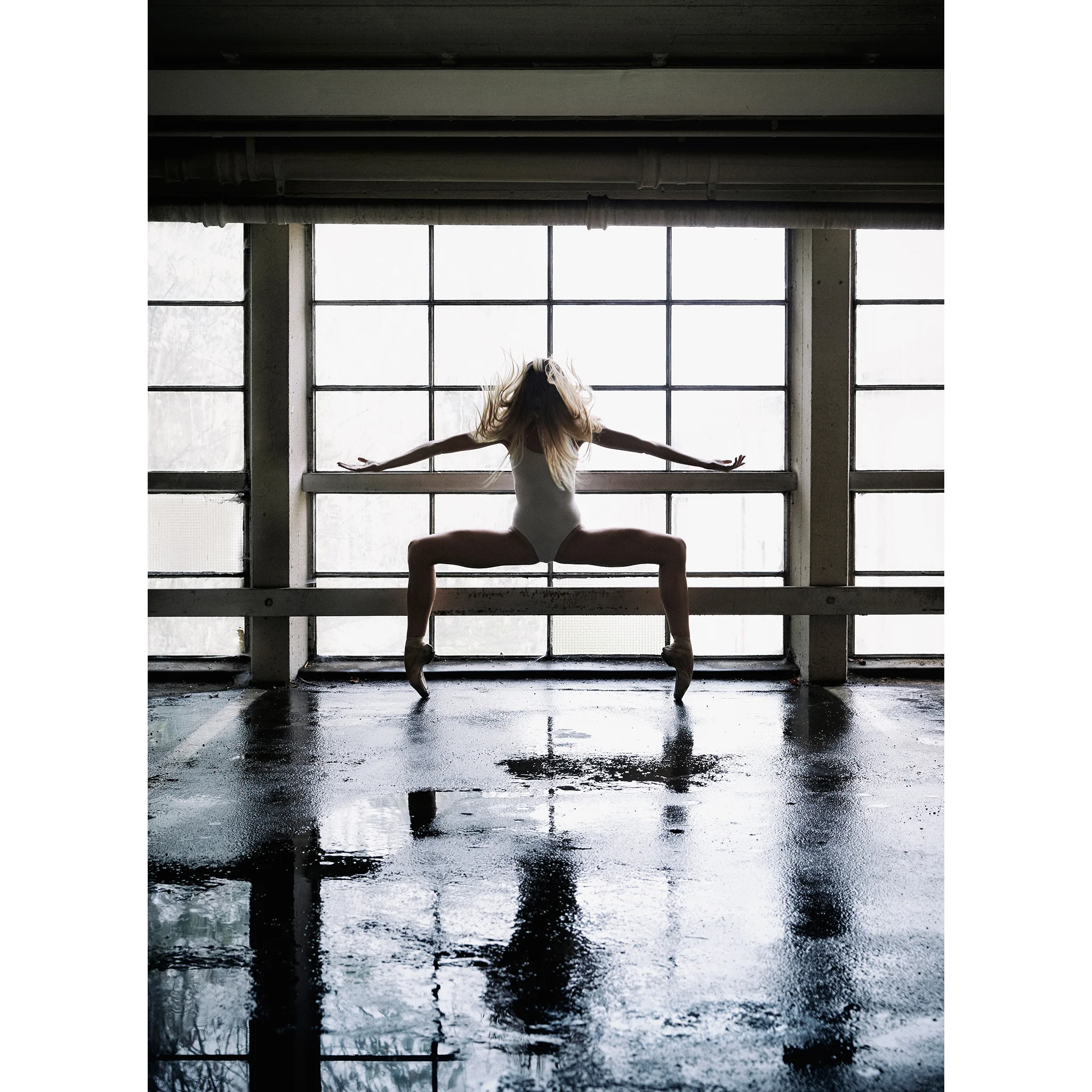 Sinead in Garage Nr.2Color.jpg