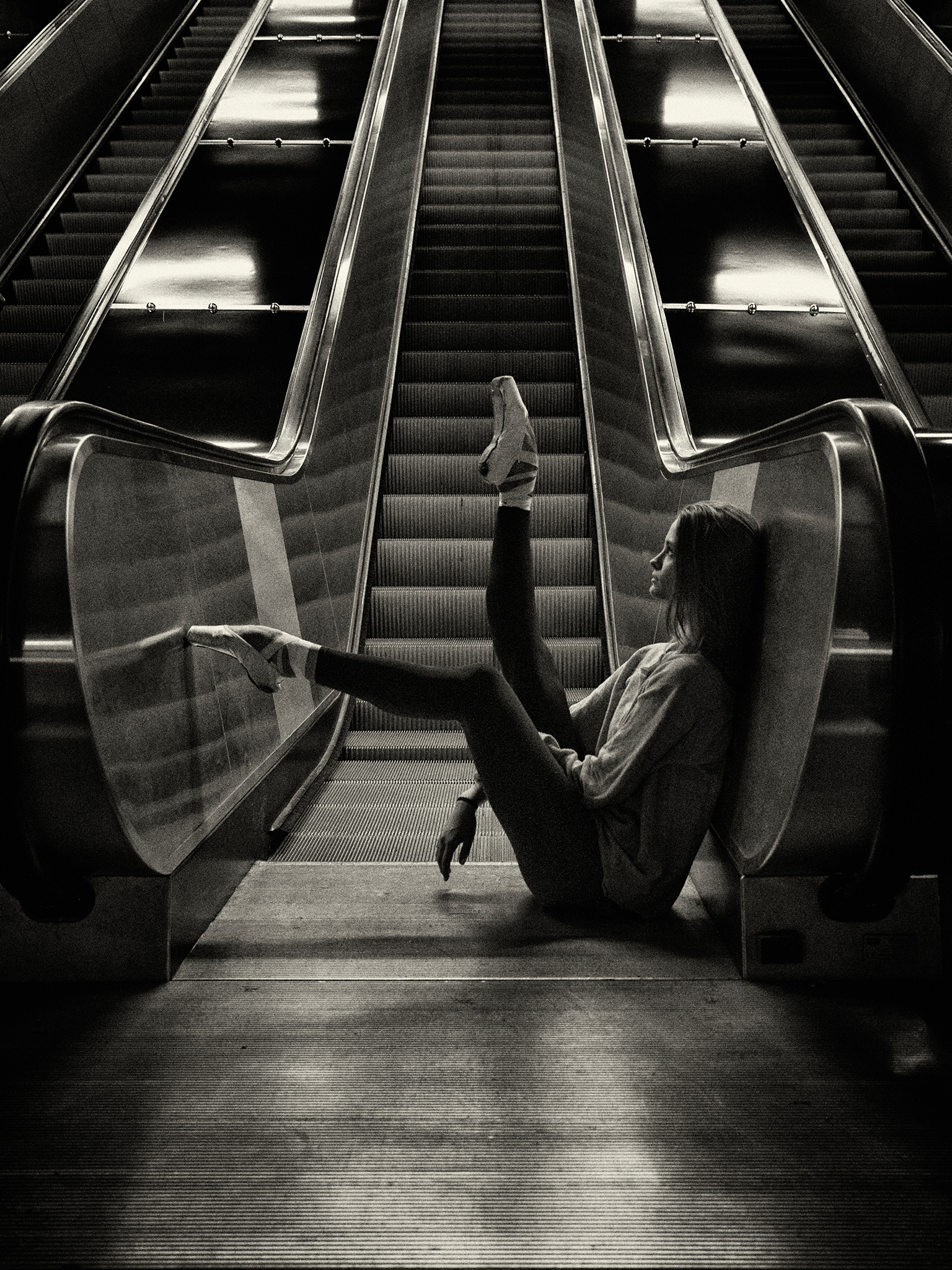 Print Gallery for ballerina in Stockholm city Subway Nr.9