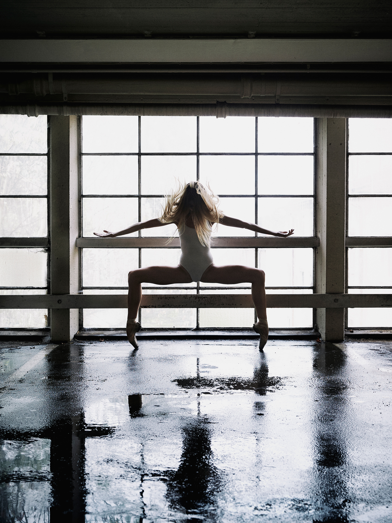 Print gallery for S inead ballerina in Garage Nr.2