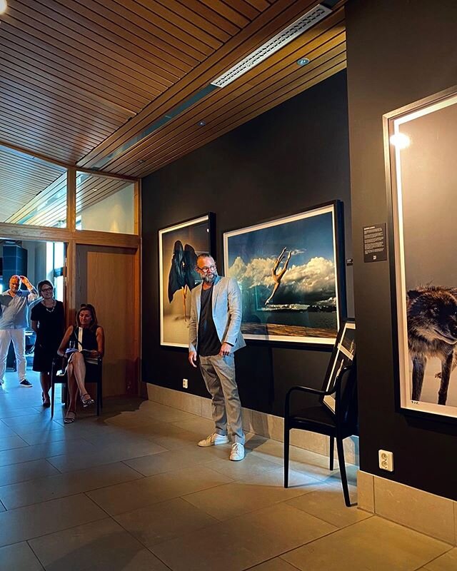 @treshombresart opening for the ☀️Summer #exhibition 29/6-31/8 @hoteltylosand Thanks for inviting me to be part of the opening. I had a fantastic day and evening. ☀️🥂😃 If your in the neighborhood I hope you take the chance to see it.