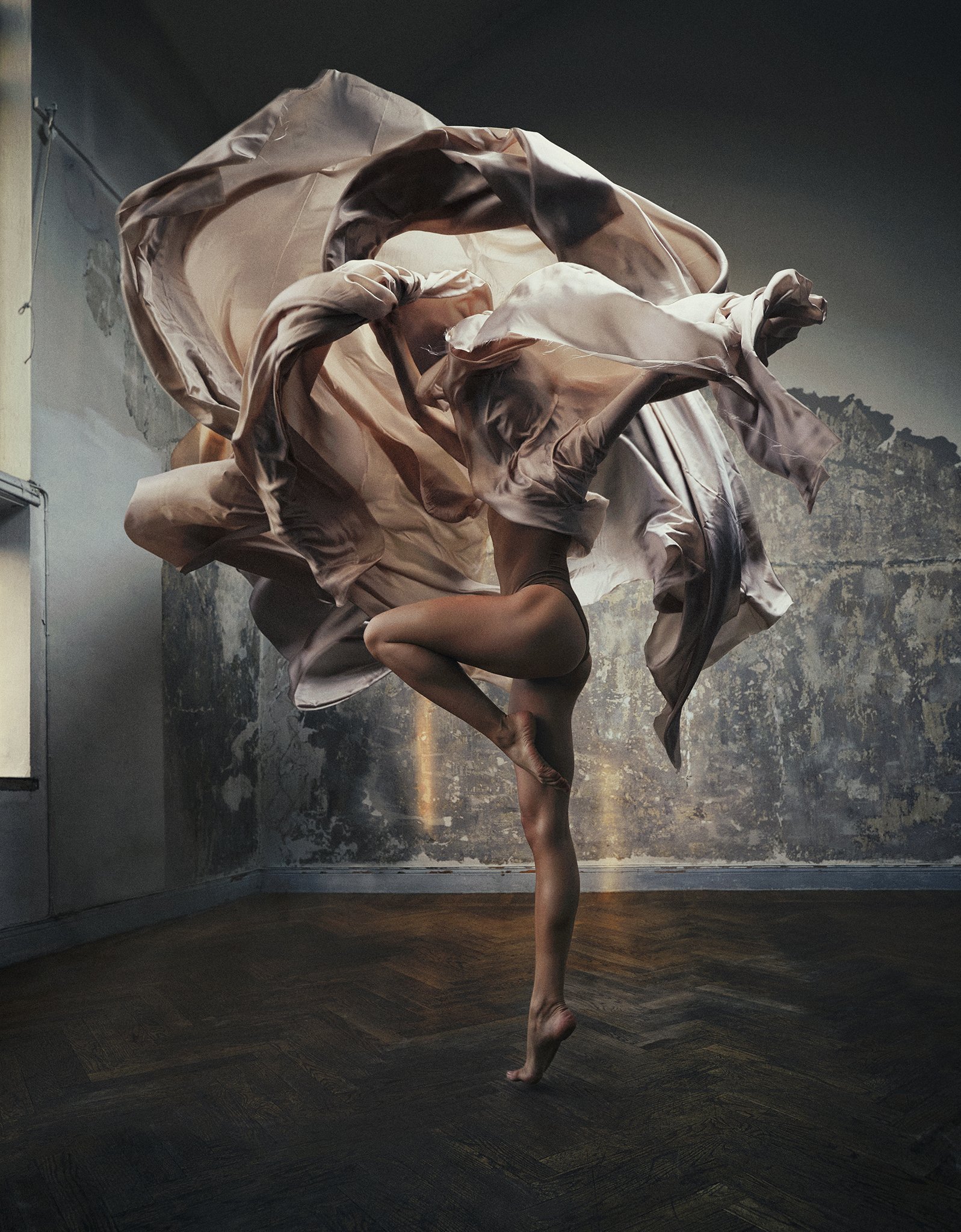 ballerina dancing in the Wind. Nr 2