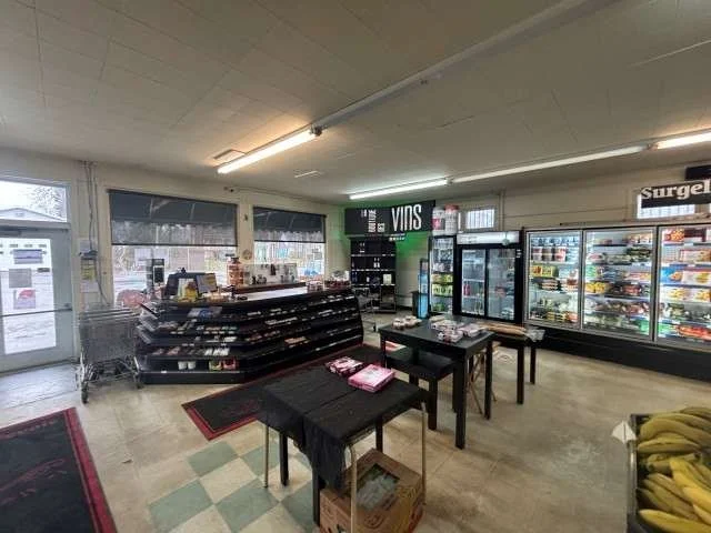 Interieur-Epicerie-3.jpg