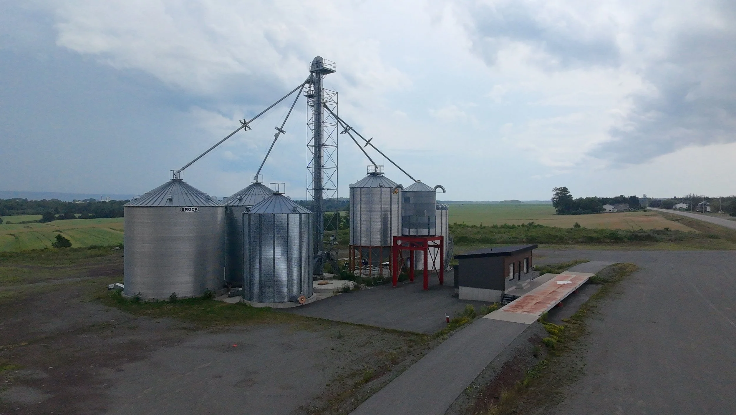 CENTRE DE GRAINS A VENDRE MONTMAGNY DAVID FAFARD COURTIER AGRICOLE.jpg