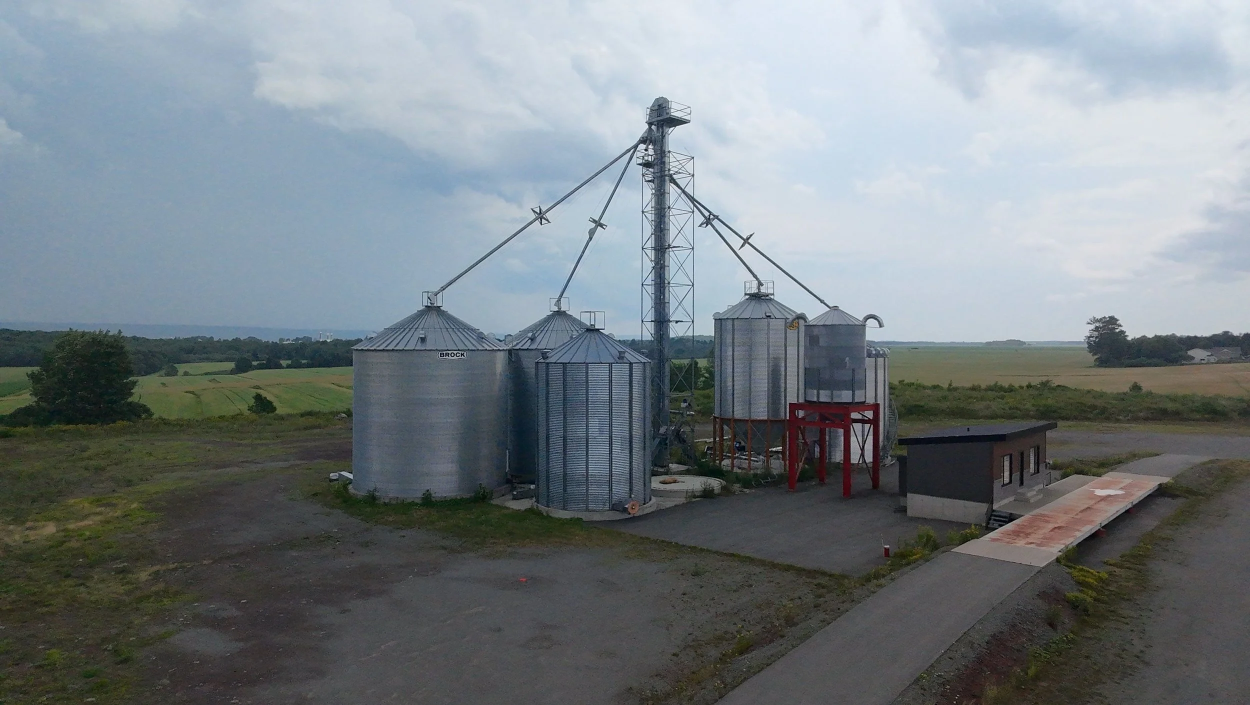 CENTRE DE GRAINS A VENDRE MONTMAGNY DAVID FAFARD COURTIER AGRICOLE2.jpg