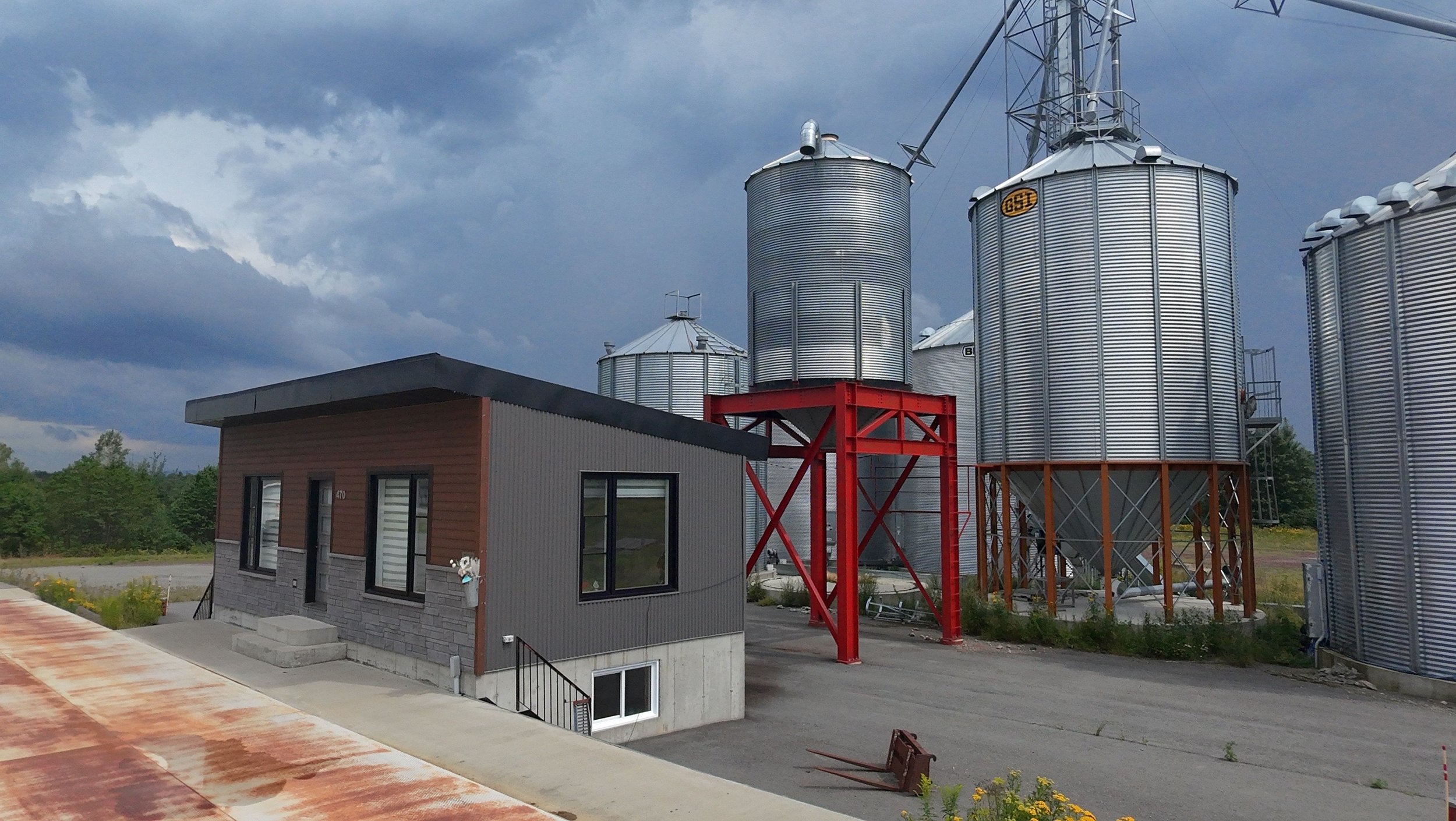 CENTRE DE GRAINS A VENDRE MONTMAGNY DAVID FAFARD COURTIER AGRICOLE18.jpg