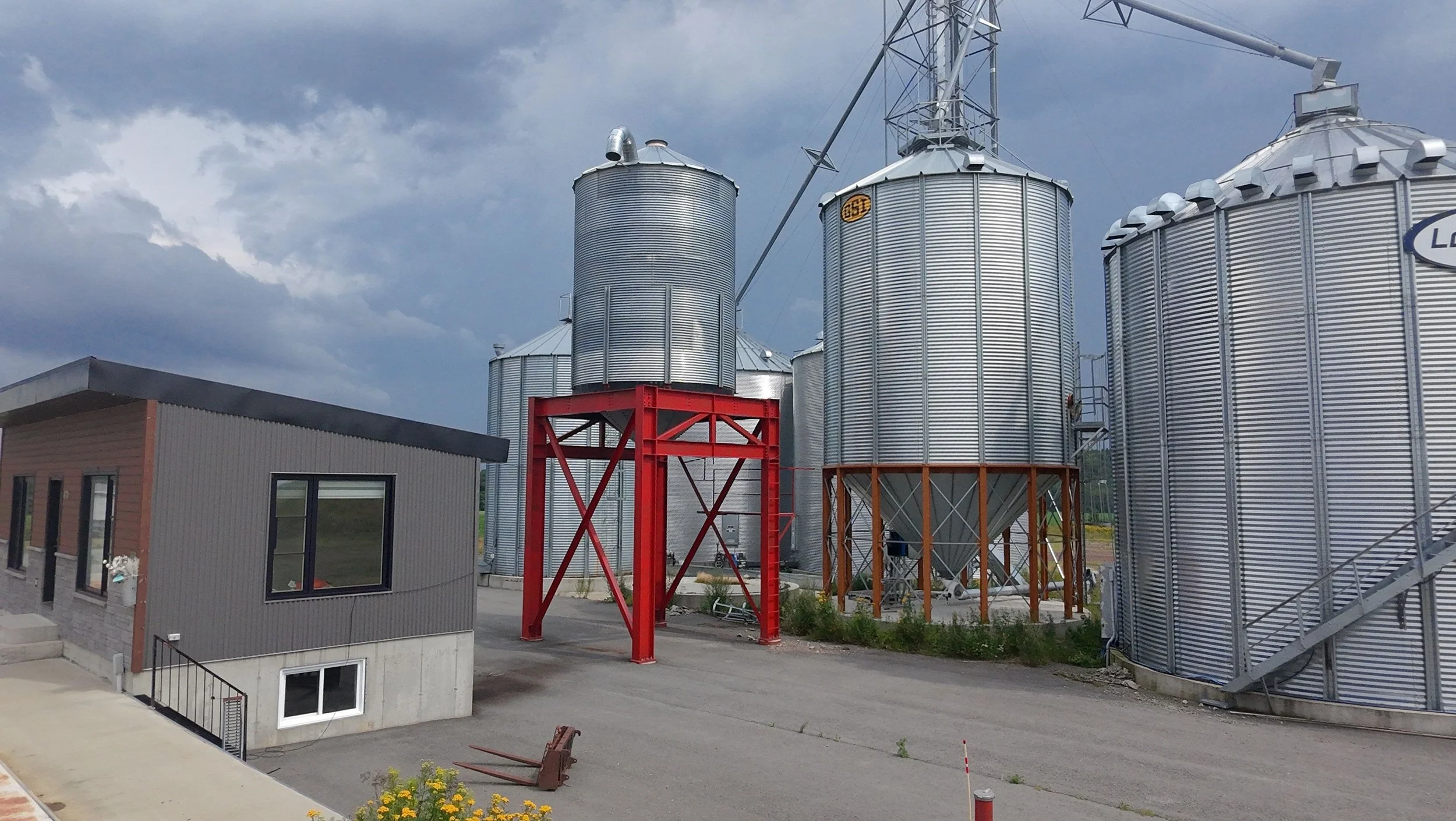 CENTRE DE GRAINS A VENDRE MONTMAGNY DAVID FAFARD COURTIER AGRICOLE19.jpg
