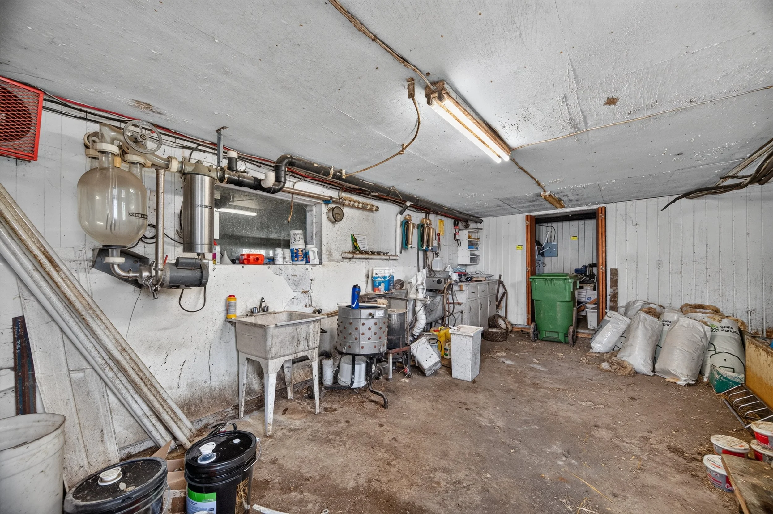 163-Bergerie-4-ancienne-laiterie.jpg