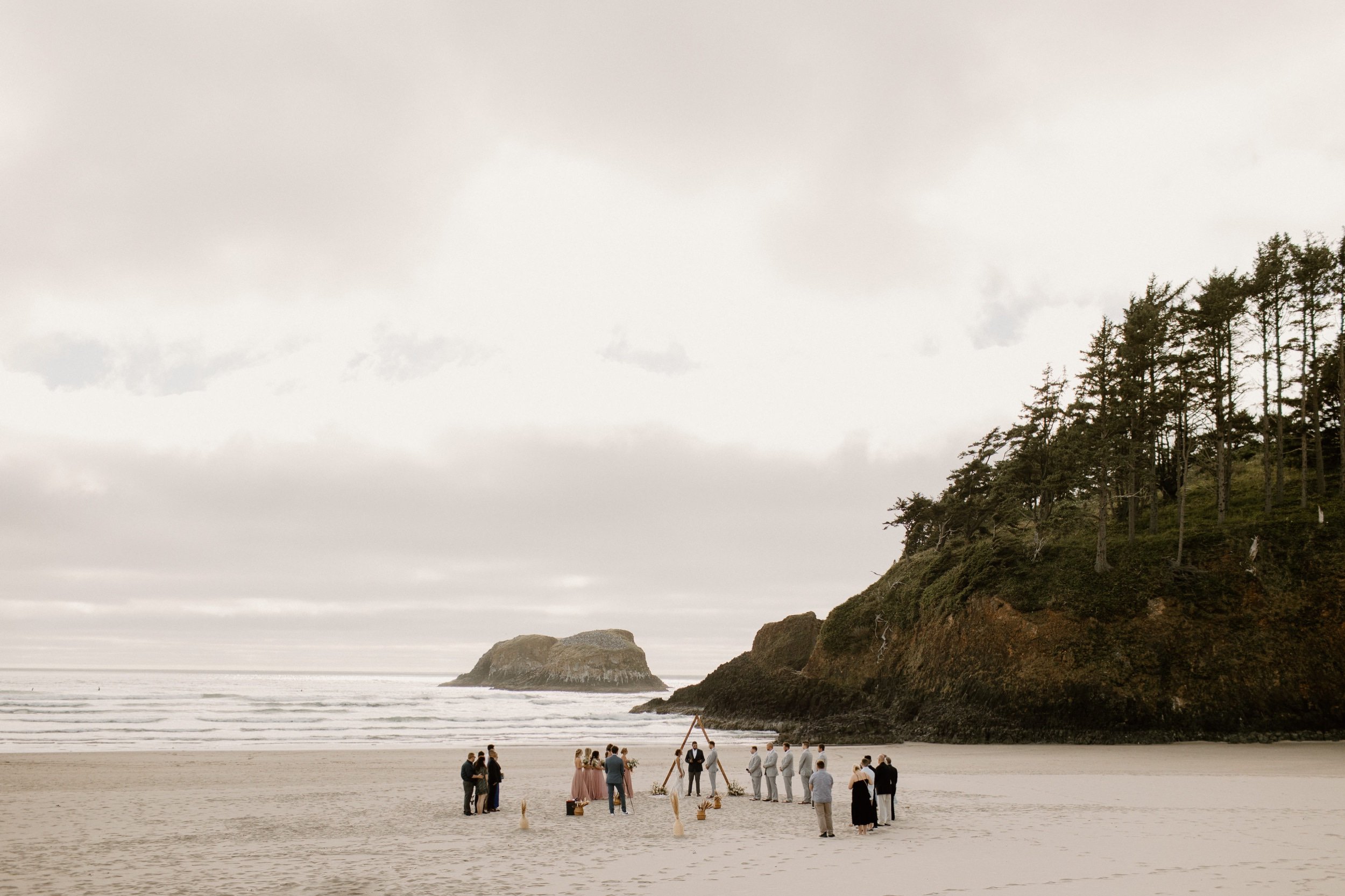 16_ginapaulson_deionnetrace-120_Intimate Wedding Cannon beach .jpg
