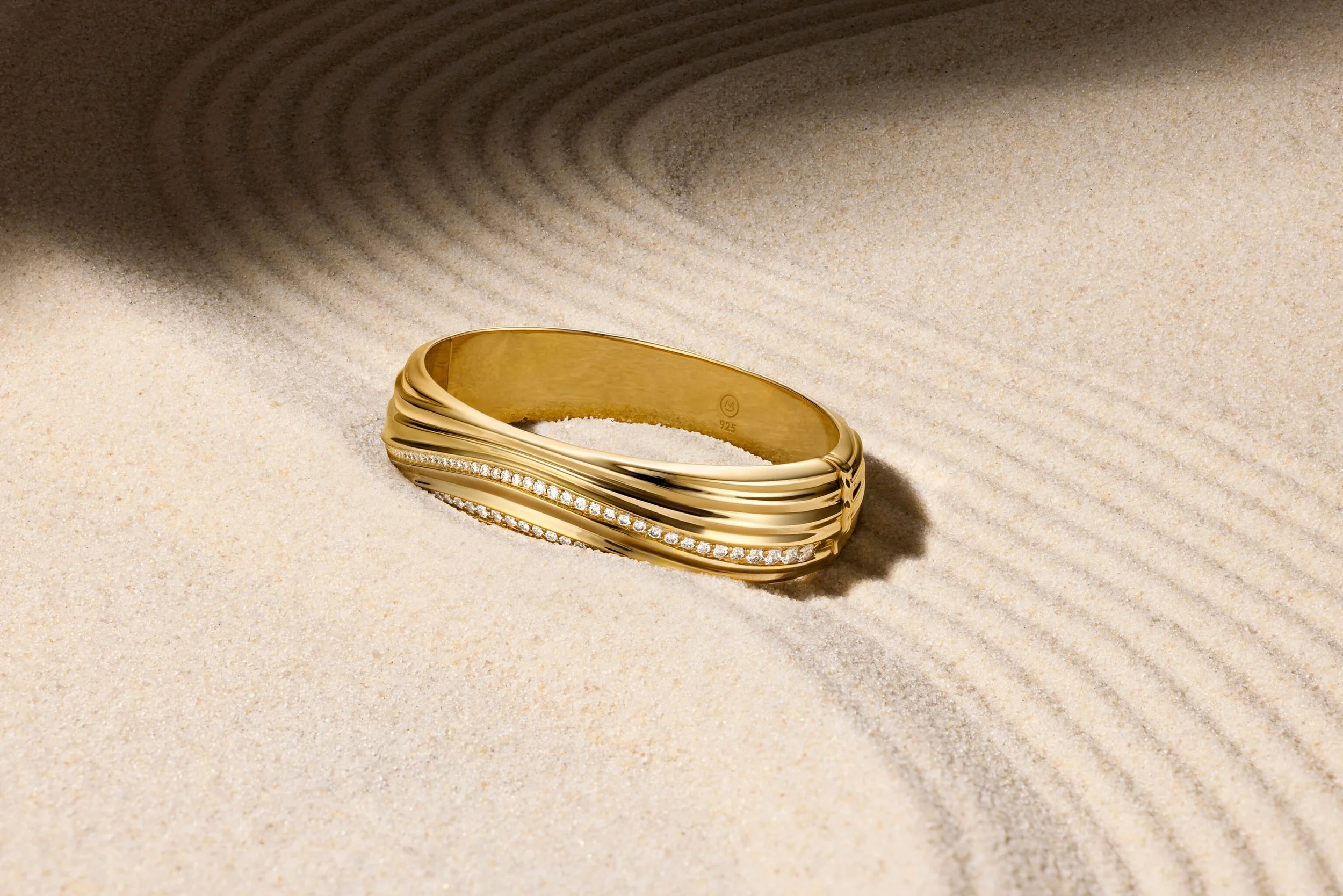 1840410_Curve_Jewelry_Sand_AM_2026.jpg