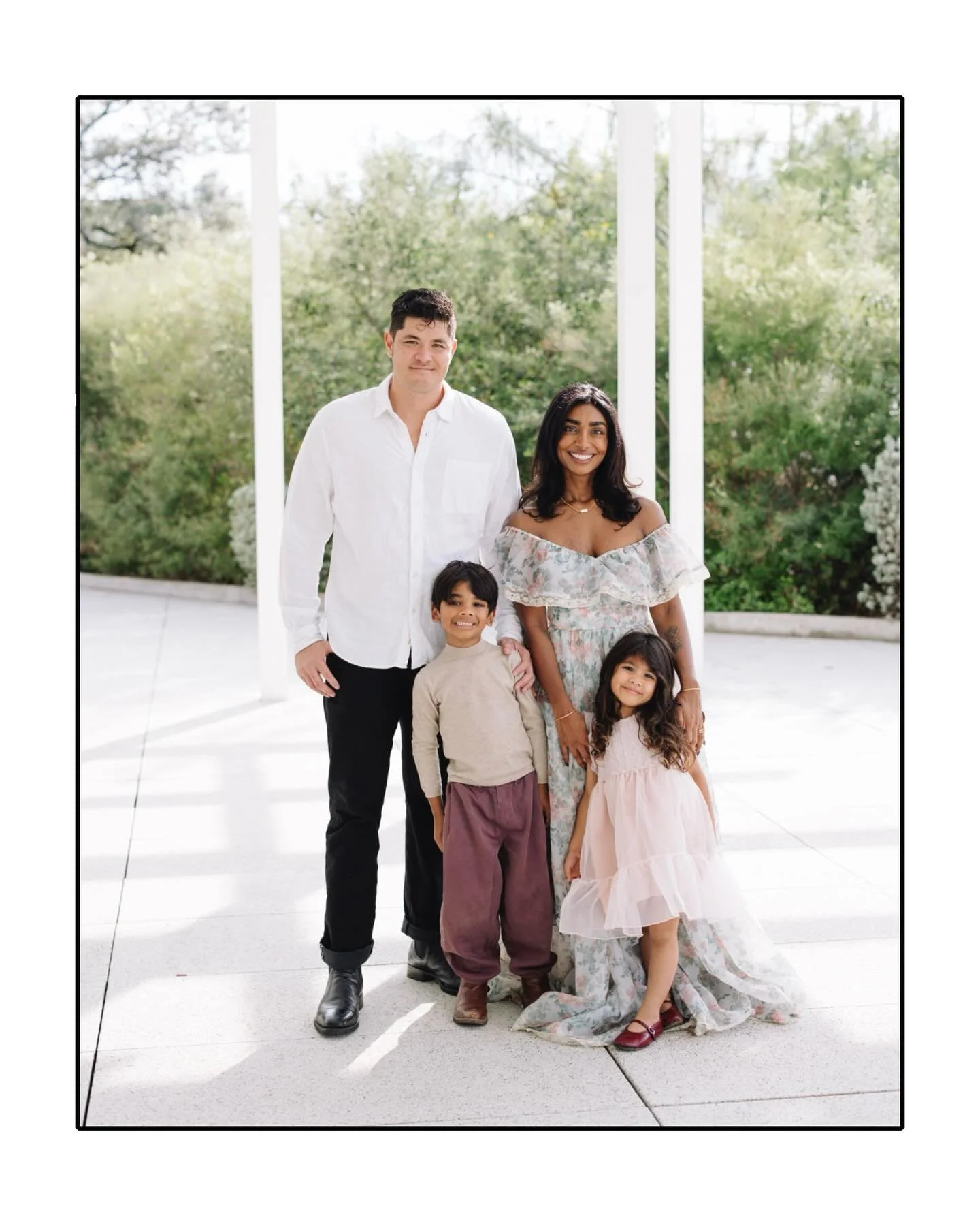 I hope you are all enjoying the holidays with your families!!!! Also, can we please celebrate the dress this mom chose for her family session?!?! Suprina&hellip; you kill it every time, but THIS dress wins!!