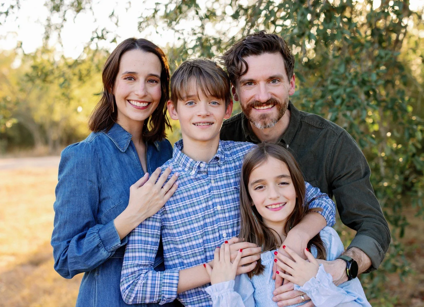 Cuddle family photos are one of my favorites... especially for families with older kids as this is usually the only time parents get to snuggle with their babies. 😂⁠
.⁠
.⁠
.⁠
.⁠
.⁠
#family #familyportraits #austin #austinfamilyphotographer #austinmi