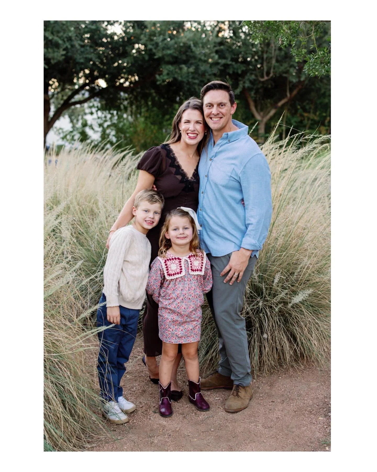 AUSTIN FRIENDS!! Spring Mini Sessions are coming!! March 21, 22, 28, + 29. Link in bio for details! 💕