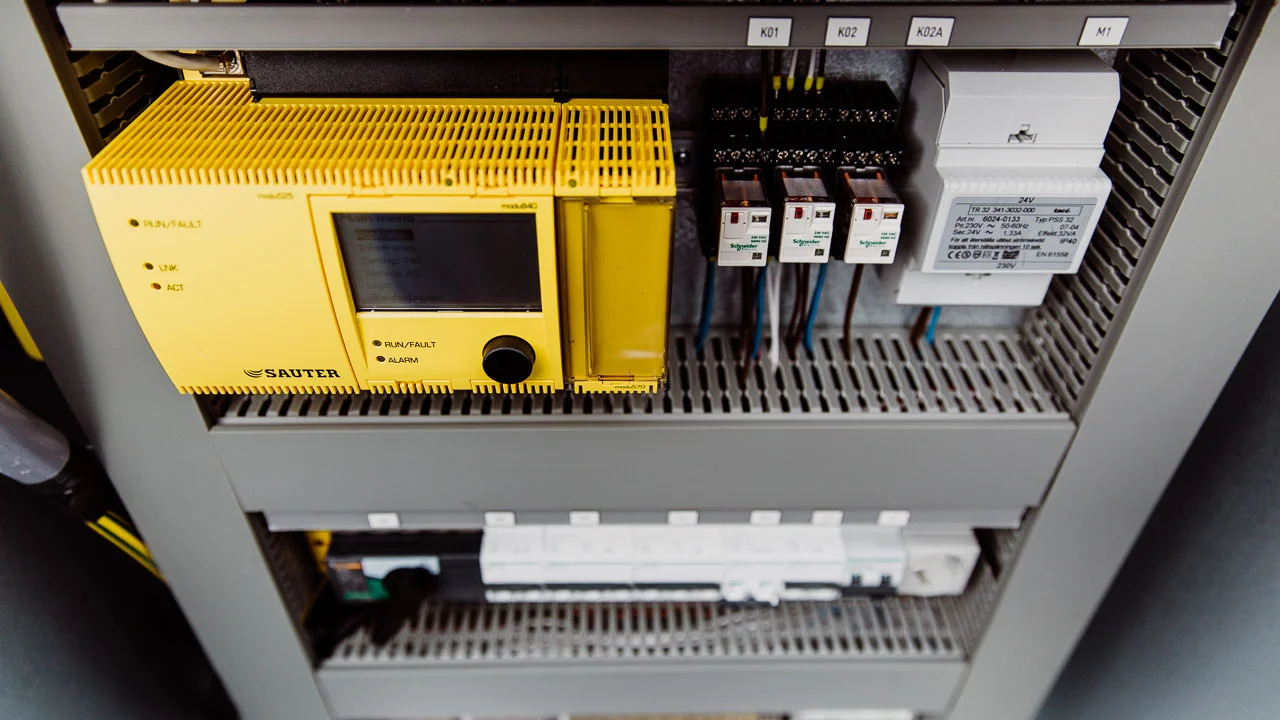 SAUTER Alt av gamle undersentraler av typen EY2400 og til dagens EY3600 samt BACNET sentraler.